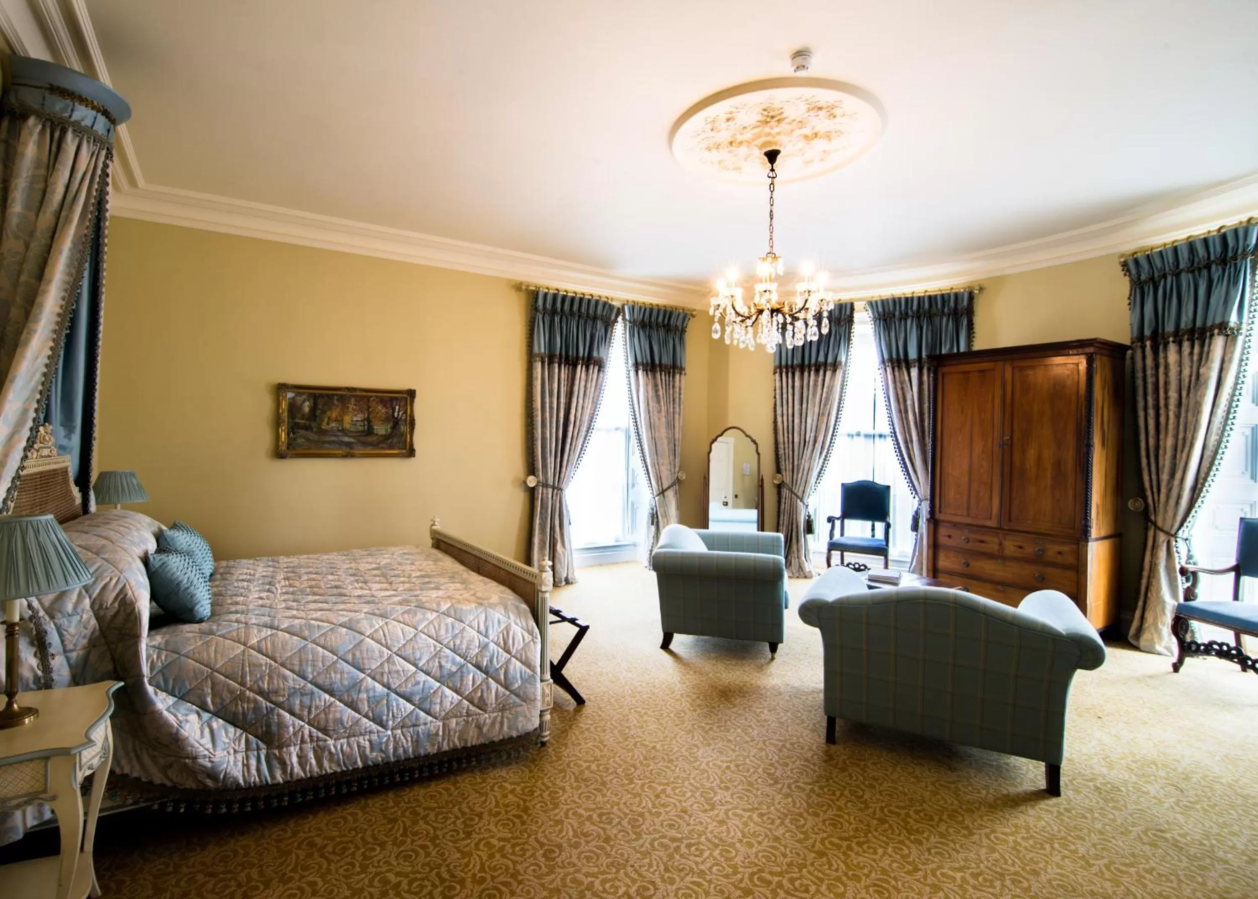 Photo of the whole room, Bed in Crossbasket Castle, Hotel & Restaurant