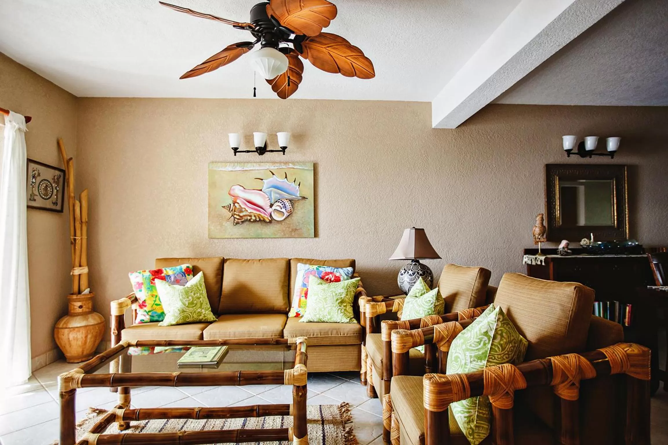 Living room in Pelican Reef Villas Resort