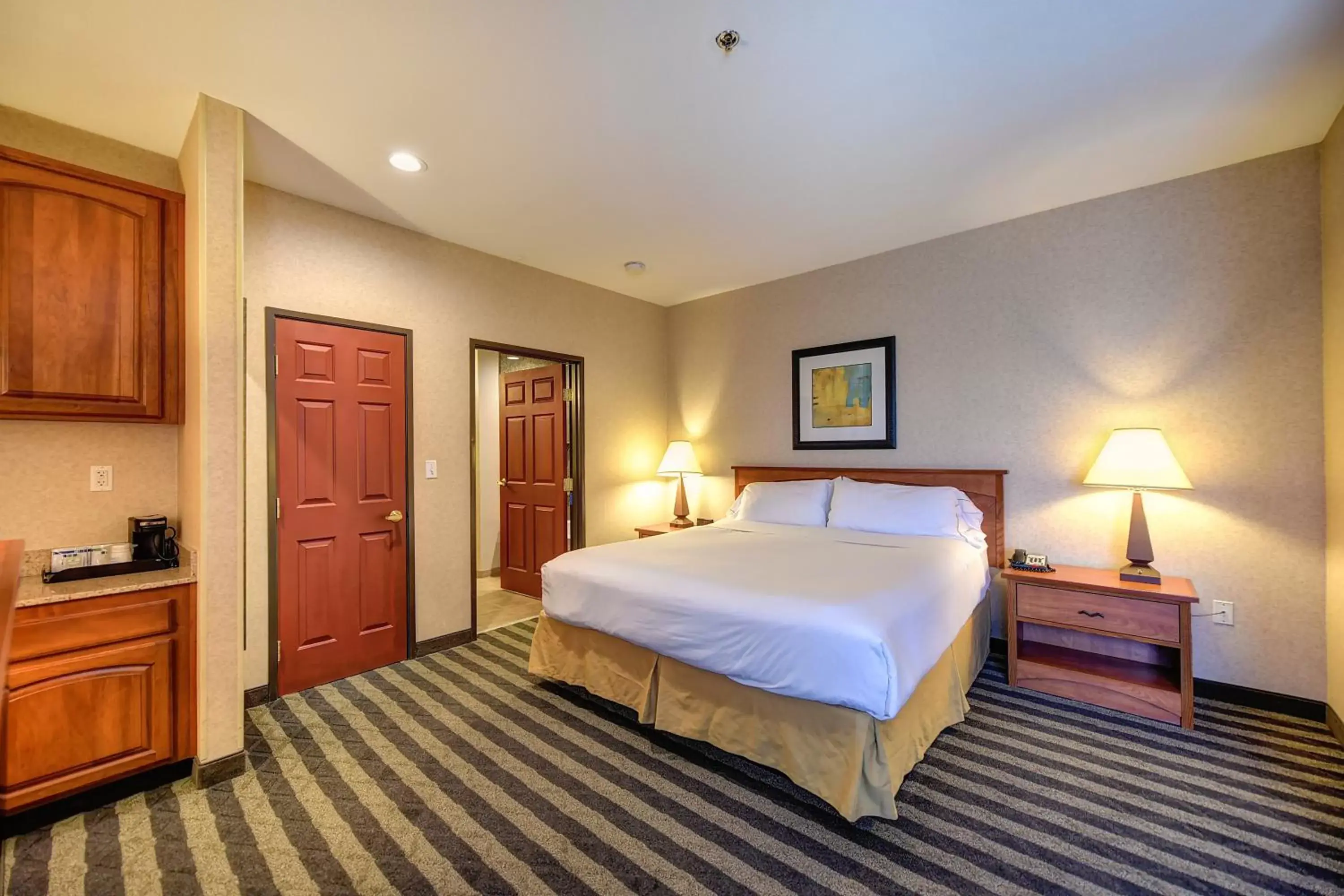 Photo of the whole room, Bed in Holiday Inn Express Hotel & Suites Manteca, an IHG Hotel
