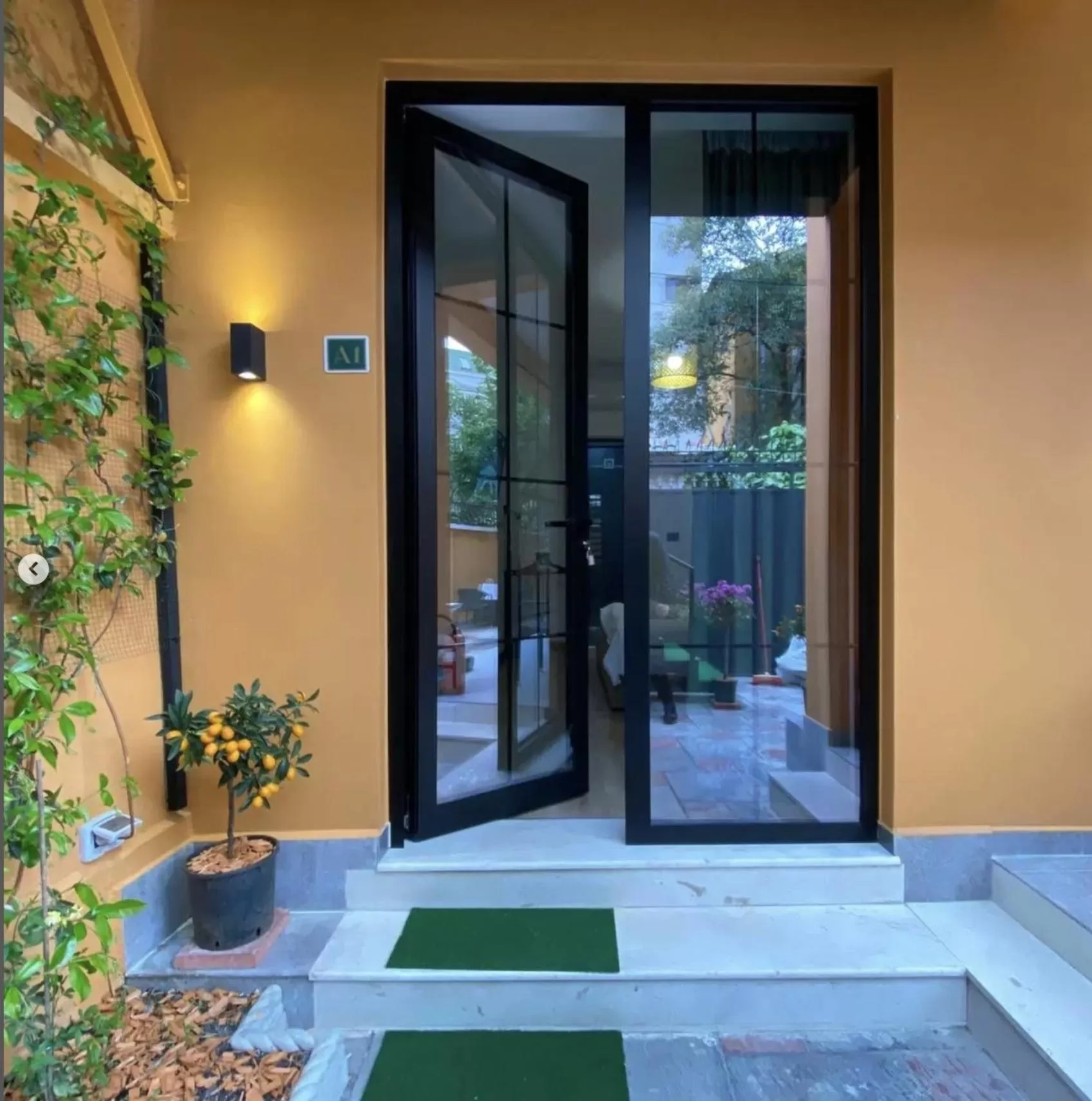 Facade/entrance in Vila Jasmine