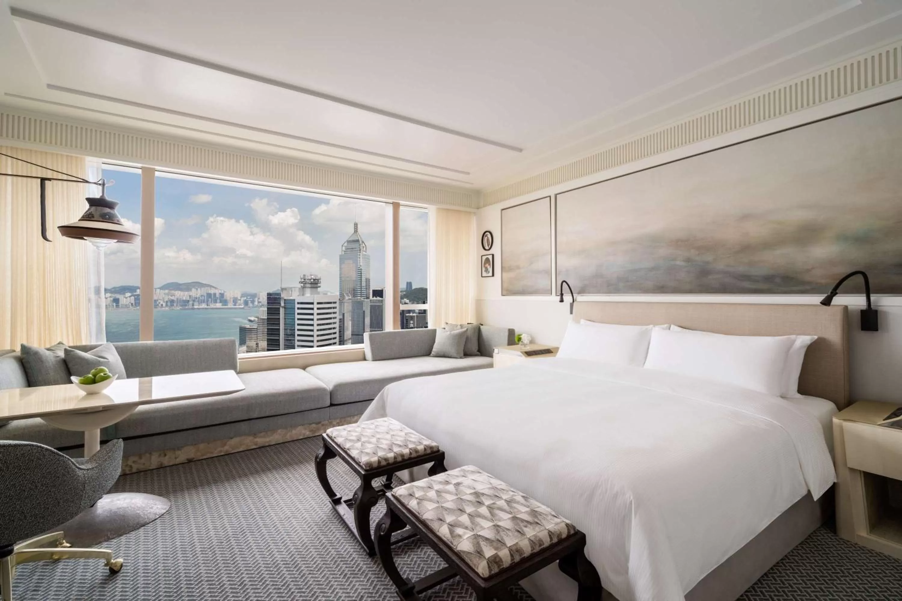 View (from property/room), Bed in Island Shangri-La, Hong Kong