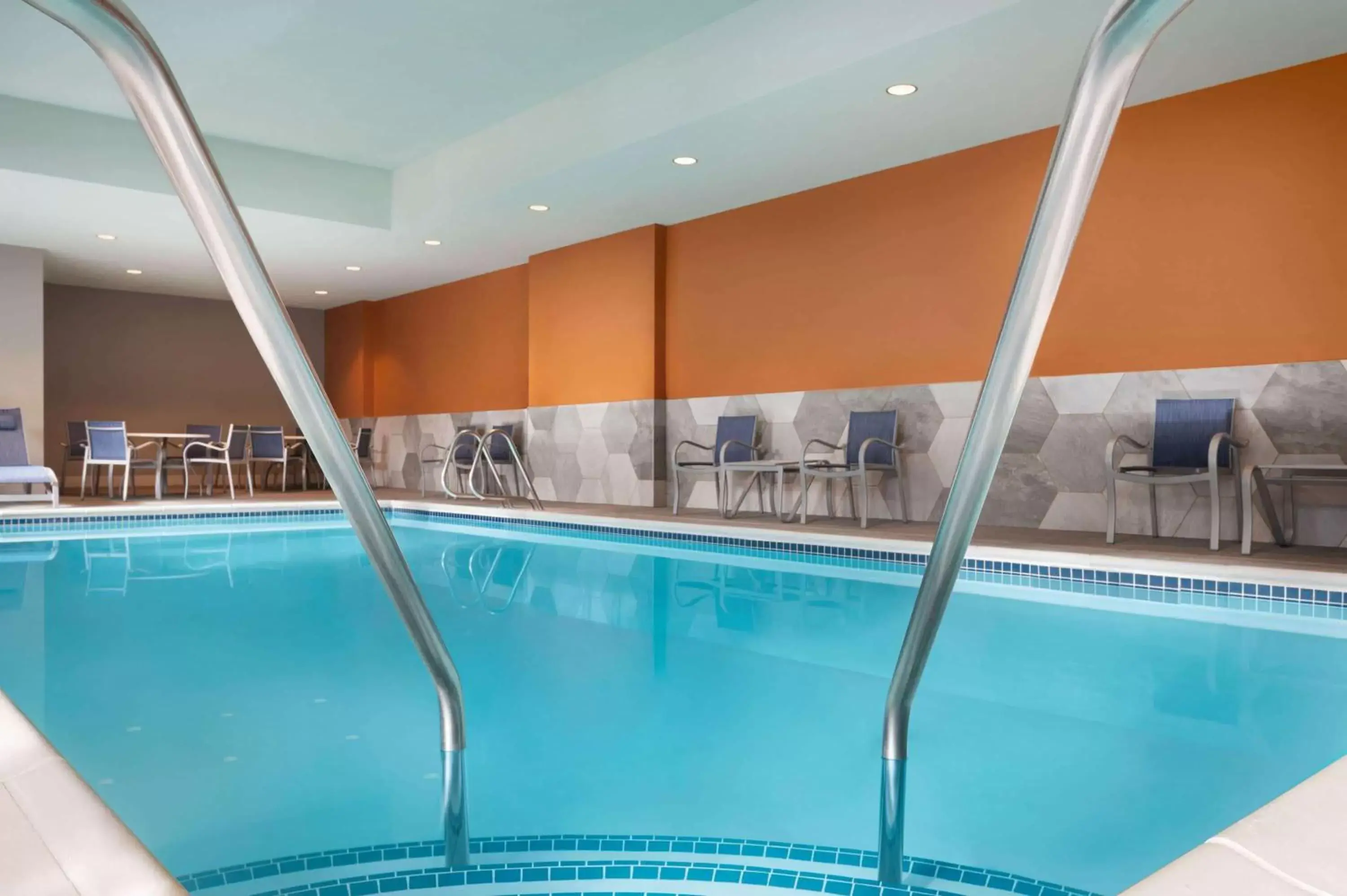 On site, Swimming Pool in La Quinta Inn & Suites by Wyndham Marysville