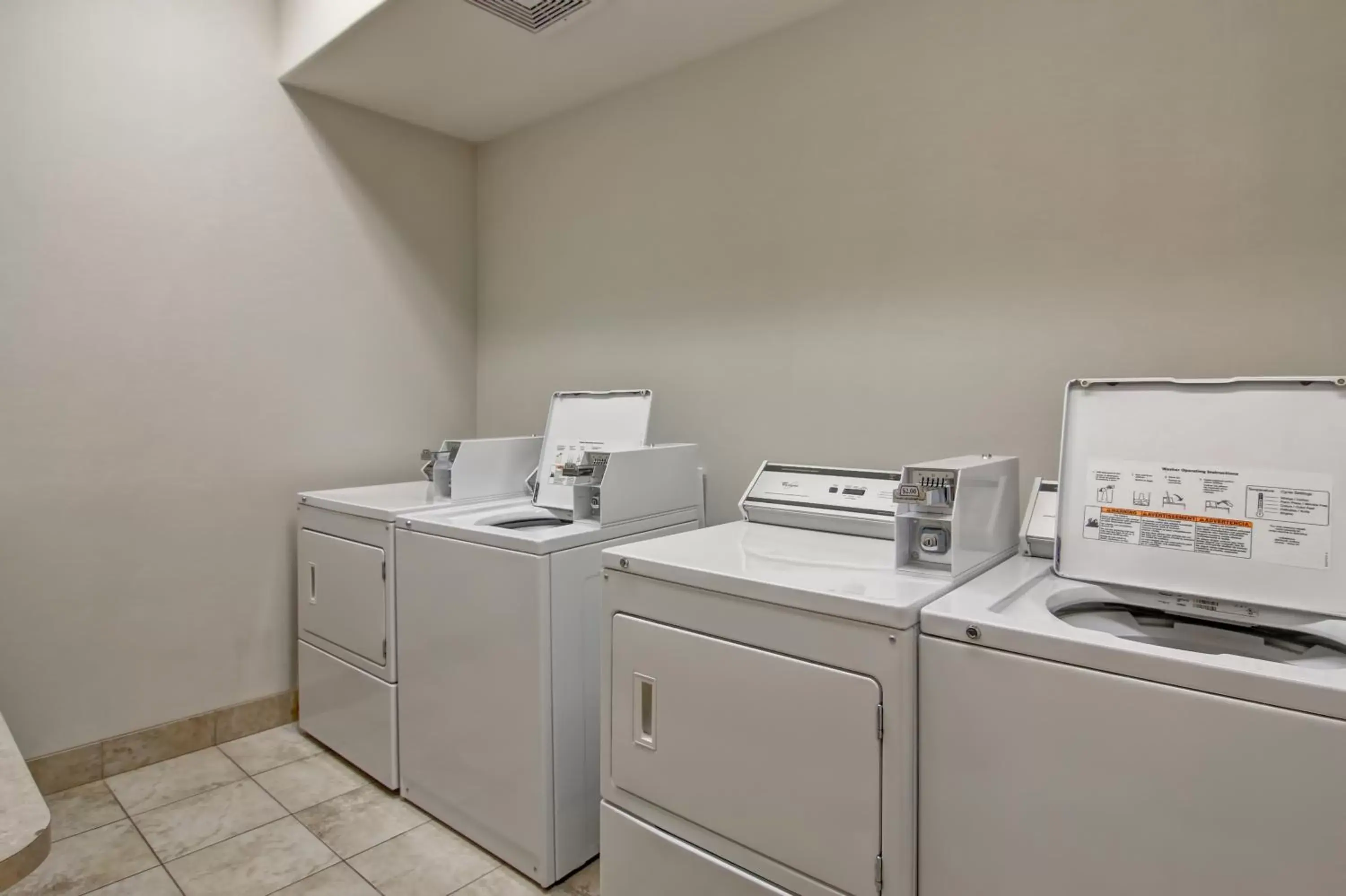 Kitchen/Kitchenette in Canalta Hotel Moosomin