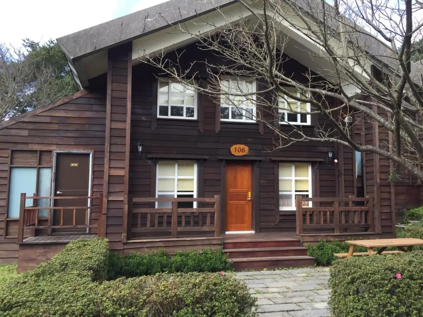 Property building in Yanmin Hot Spring Resort Property building in Yanmin Hot Spring Resort