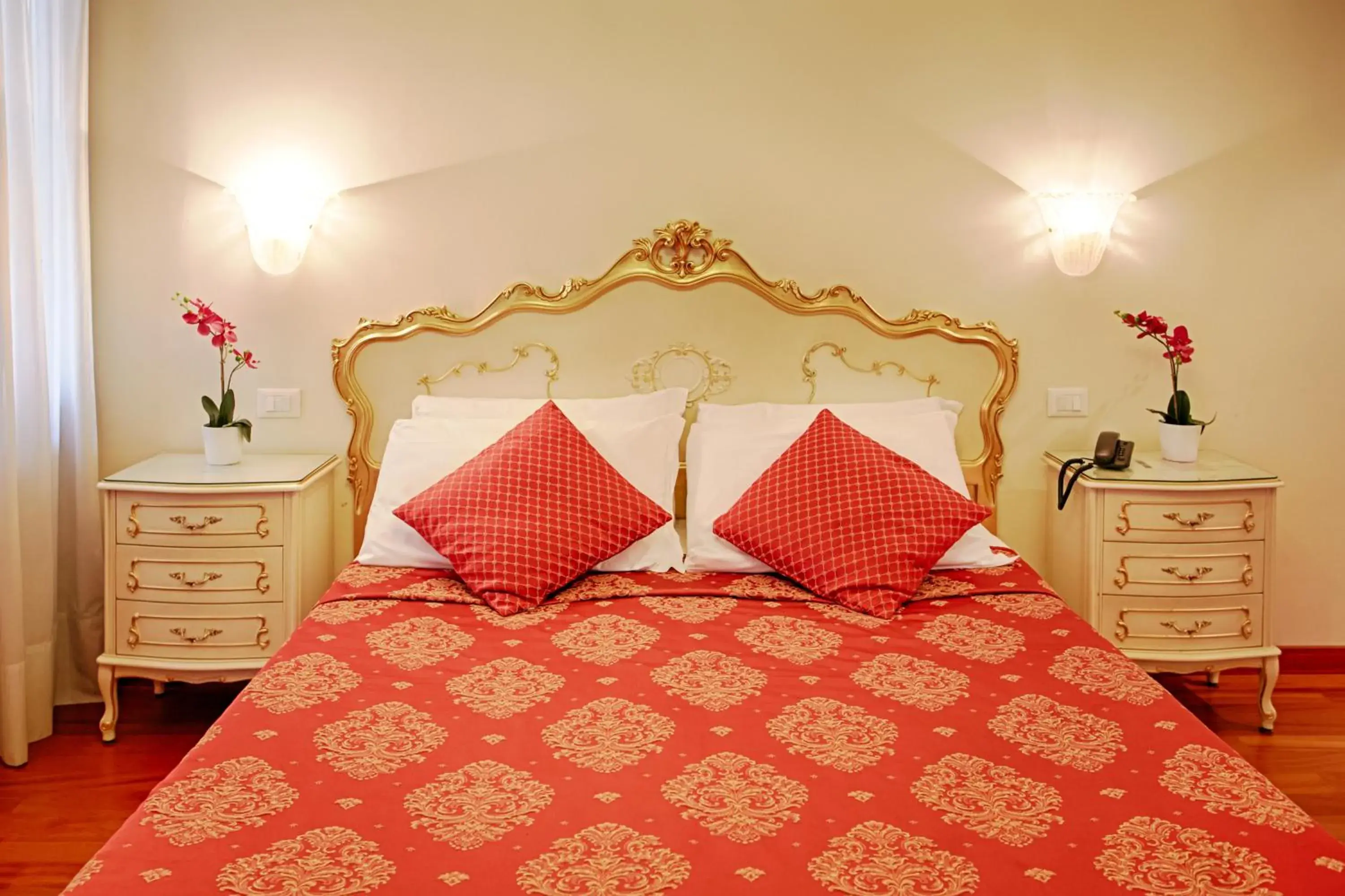 Bedroom, Bed in Hotel San Luca Venezia