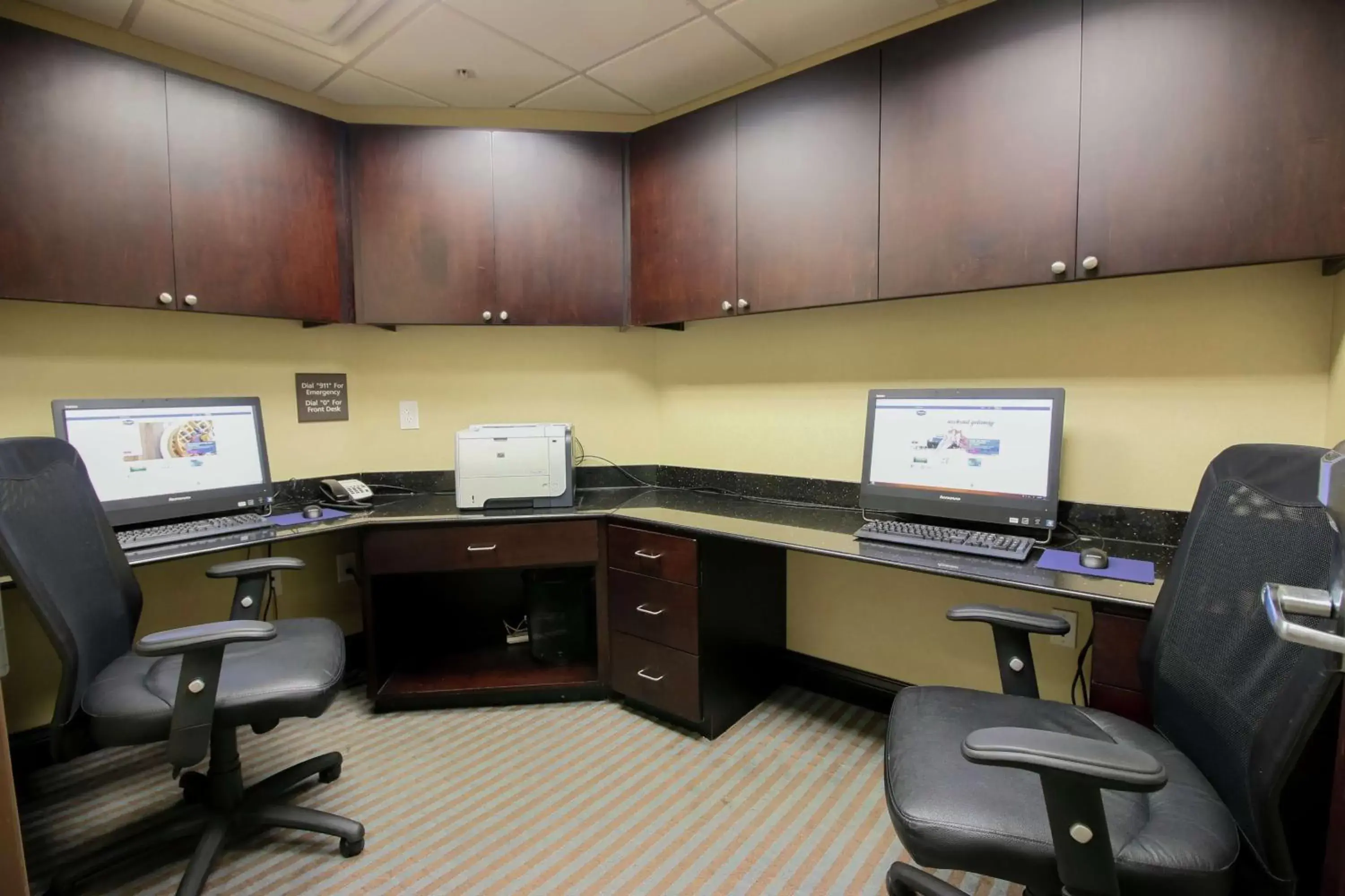 Business facilities, Business Area/Conference Room in Hampton Inn & Suites Flowery Branch