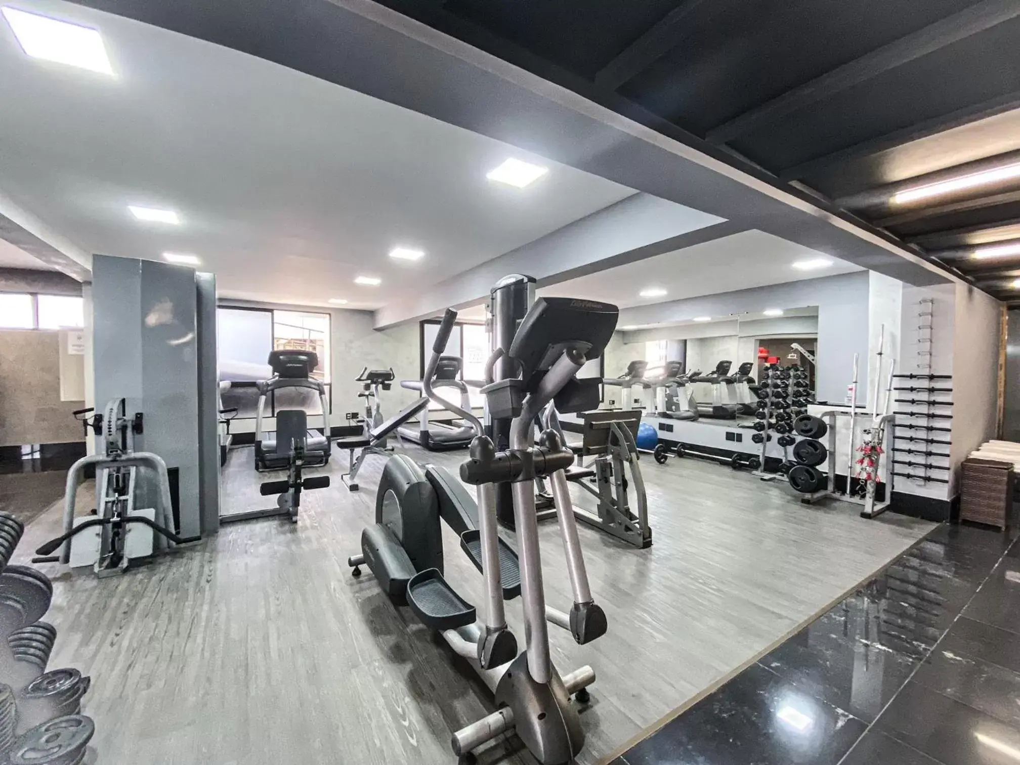 Fitness centre/facilities in Ouro Minas Hotel Belo Horizonte, Dolce by Wyndham Fitness centre/facilities in Ouro Minas Hotel Belo Horizonte, Dolce by Wyndham