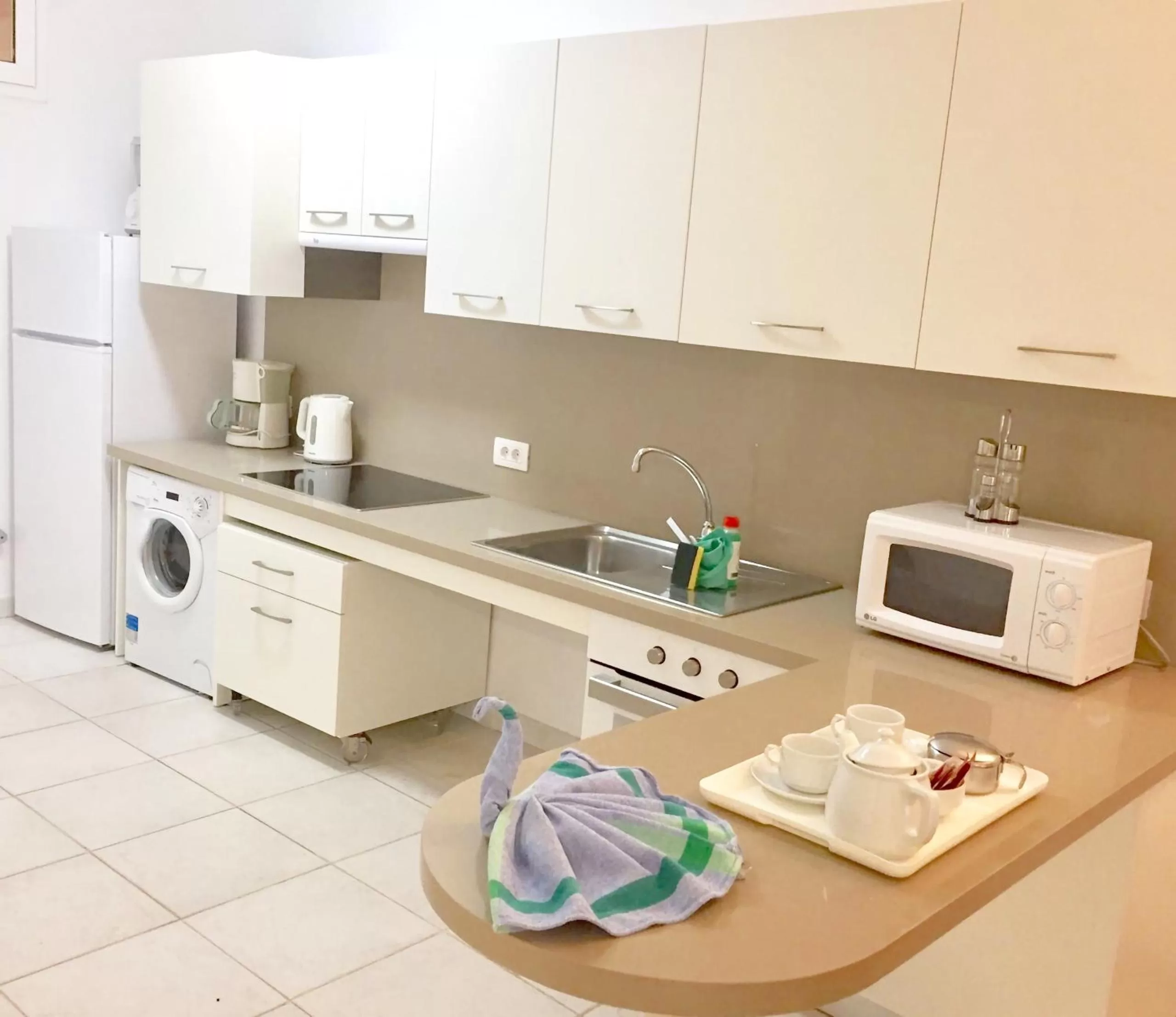 Kitchen or kitchenette in El Marques Palace by Intercorp Group