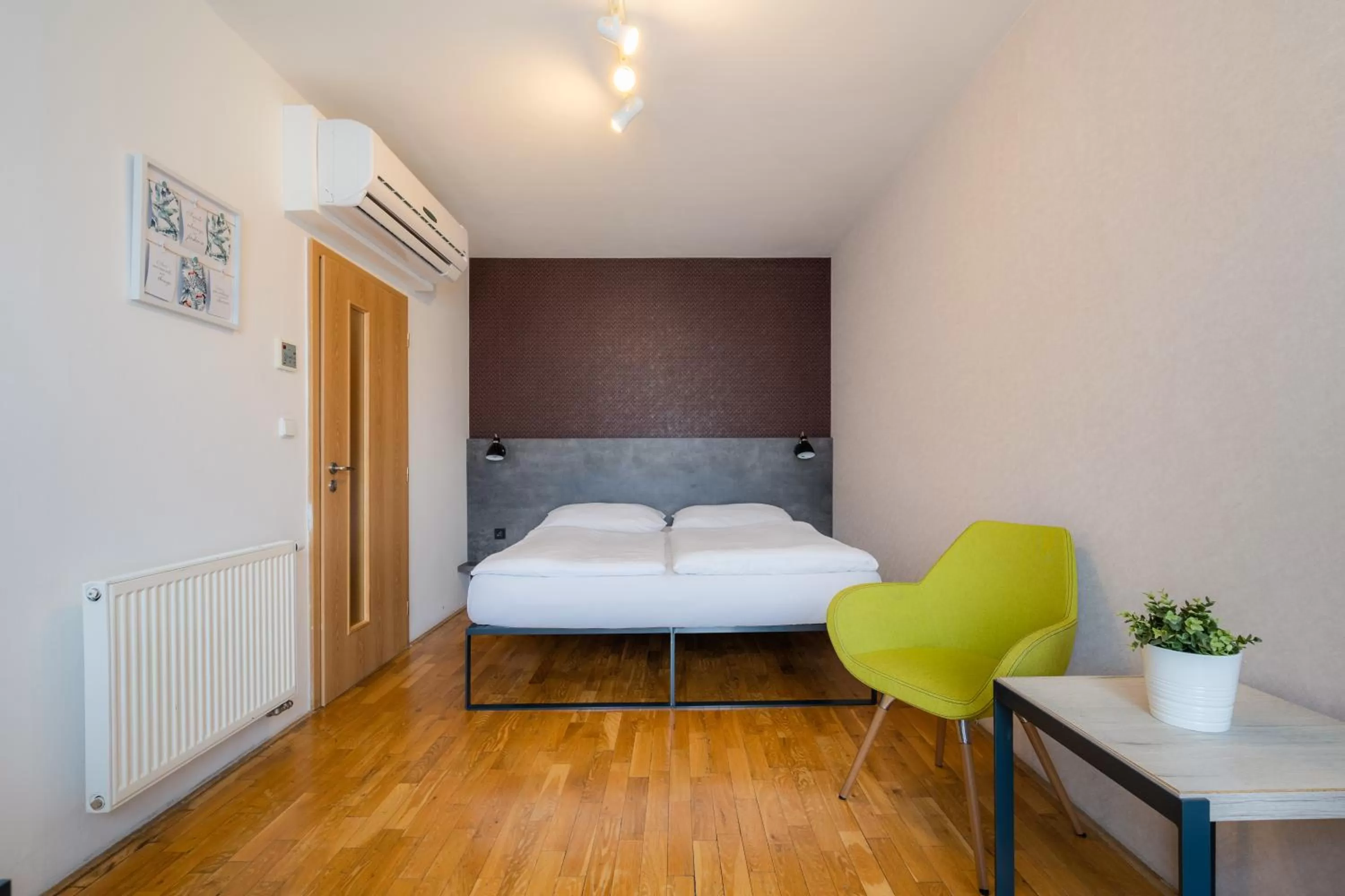 Bed in EA ApartHotel Melantrich