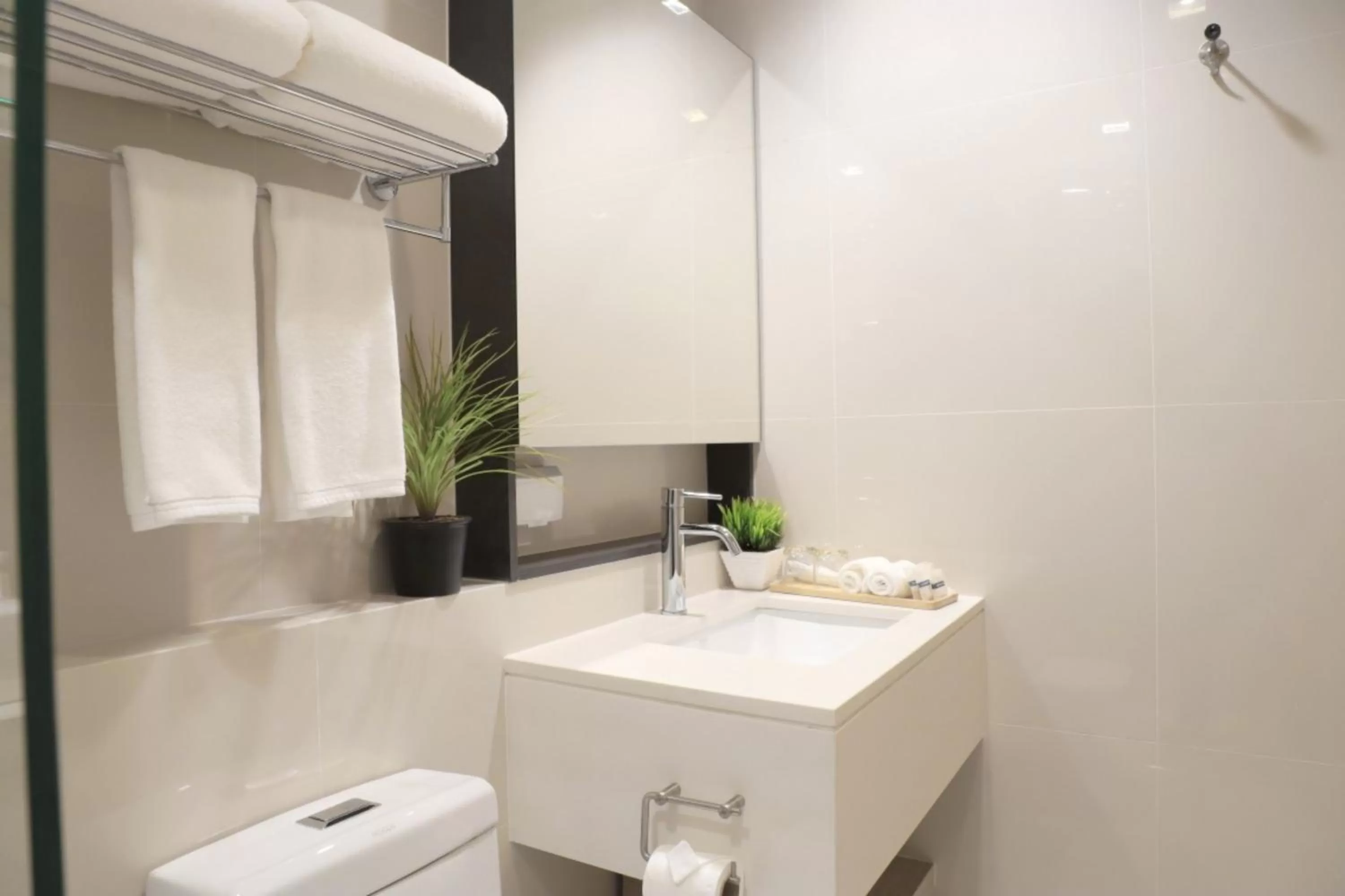 Shower in Alix Bangkok Hotel