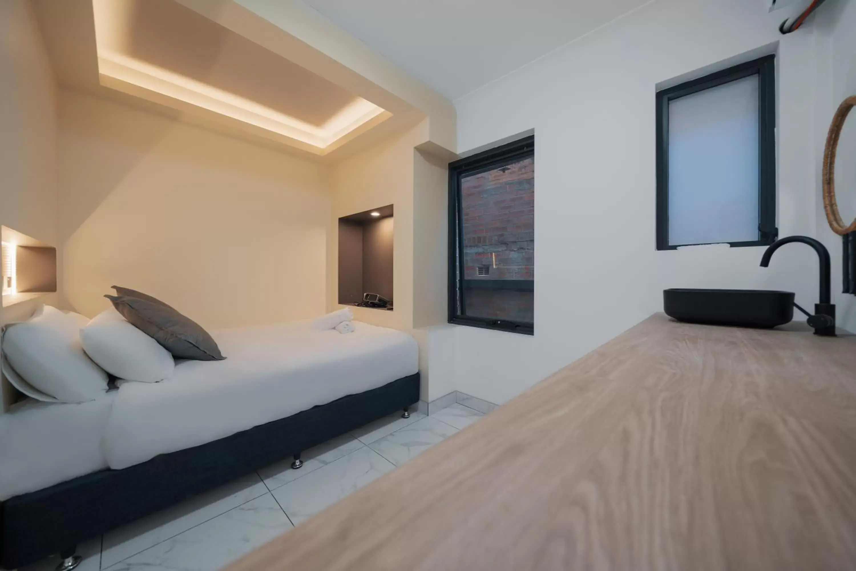 Queen Room with Shared Bathroom in Cozy M Hostel Queen Room with Shared Bathroom in Cozy M Hostel