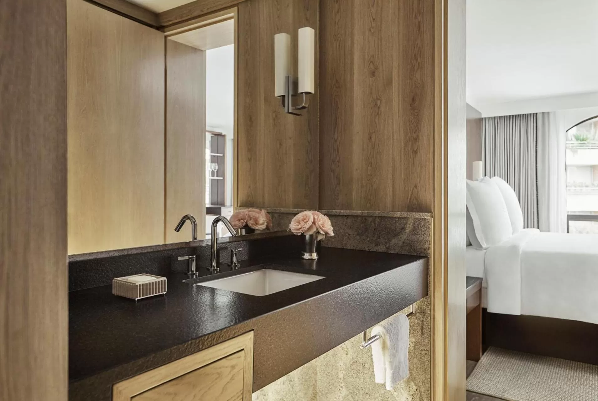 Executive Suite Queen Bed in Four Seasons Hotel Bogota