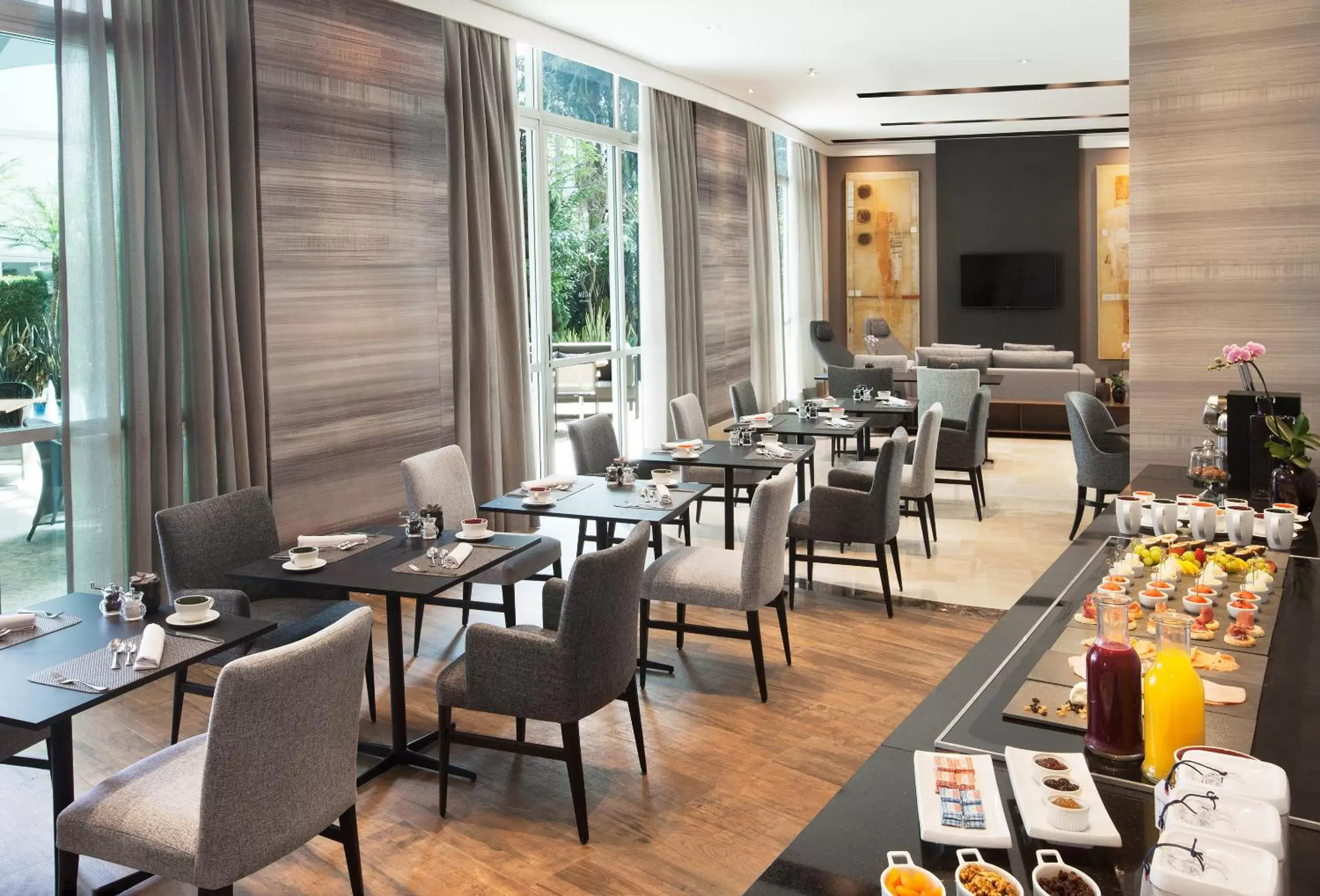 Food and drinks, Restaurant/Places to Eat in Meliá Jardim Europa