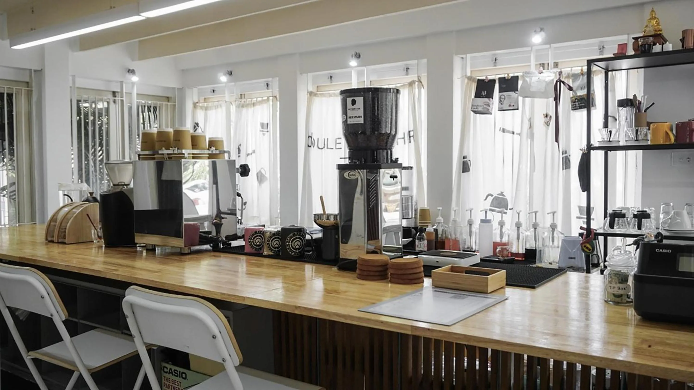 Restaurant/places to eat in Loogchoob Homestay