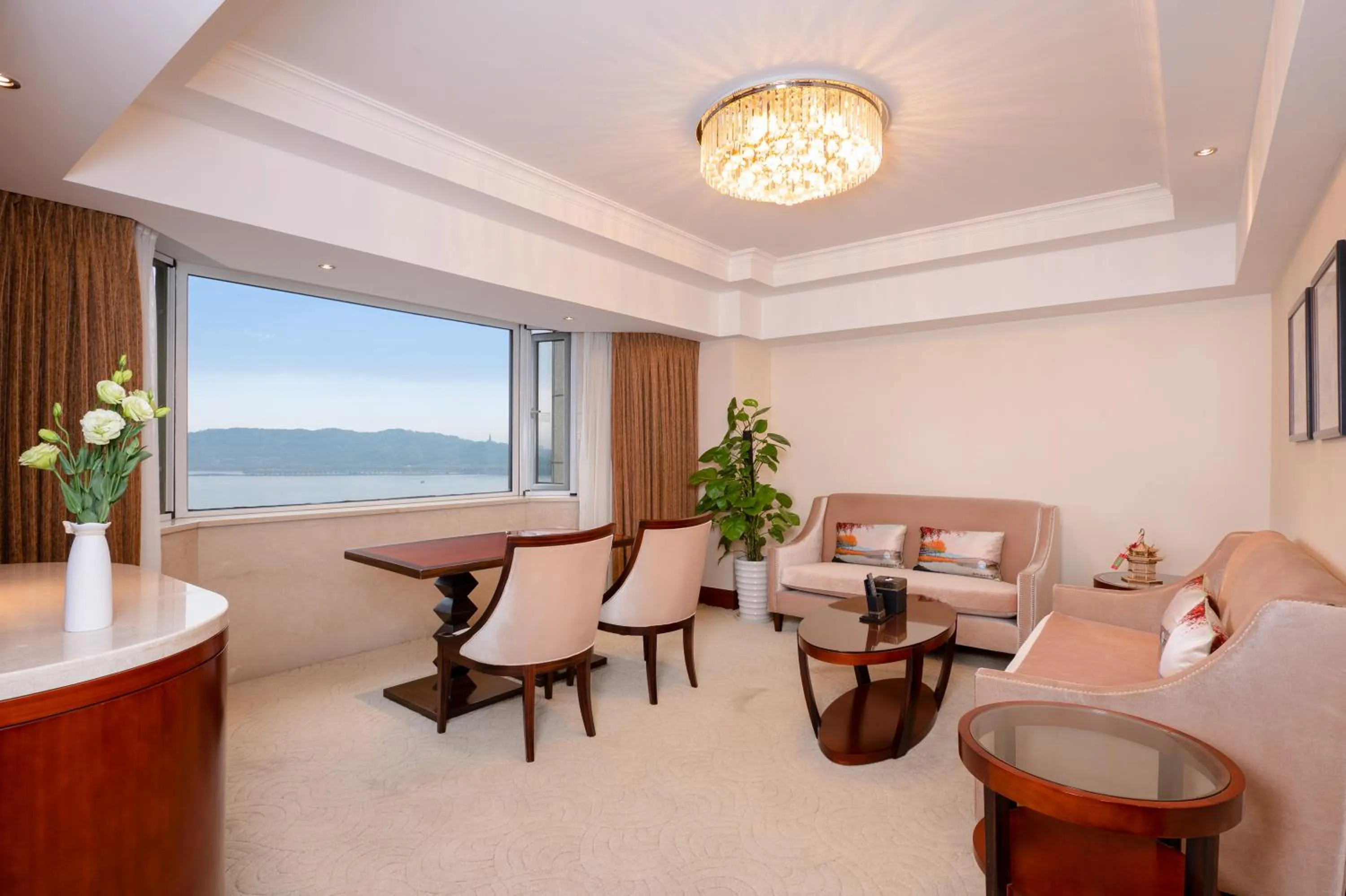 Hangzhou Xinqiao Hotel