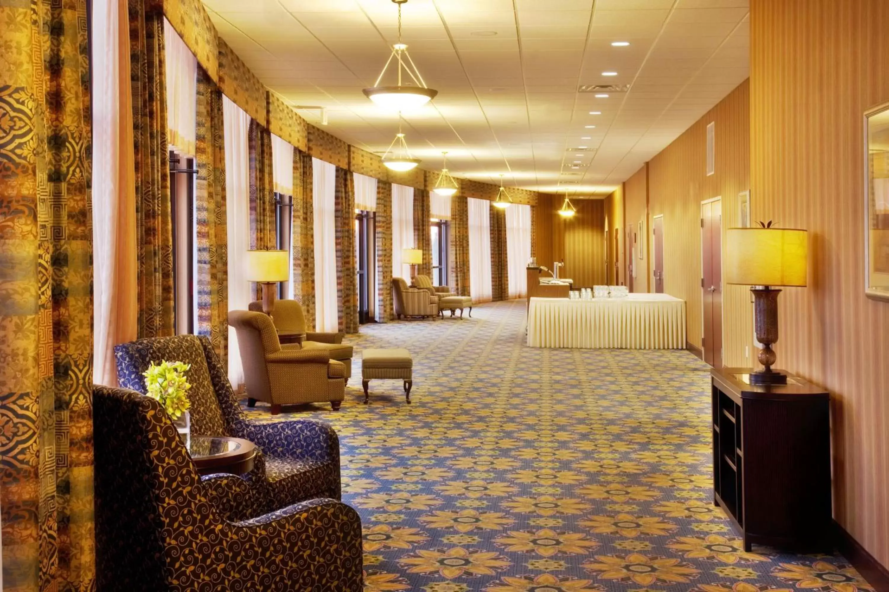 Meeting/conference room in Holiday Inn Quincy, an IHG Hotel