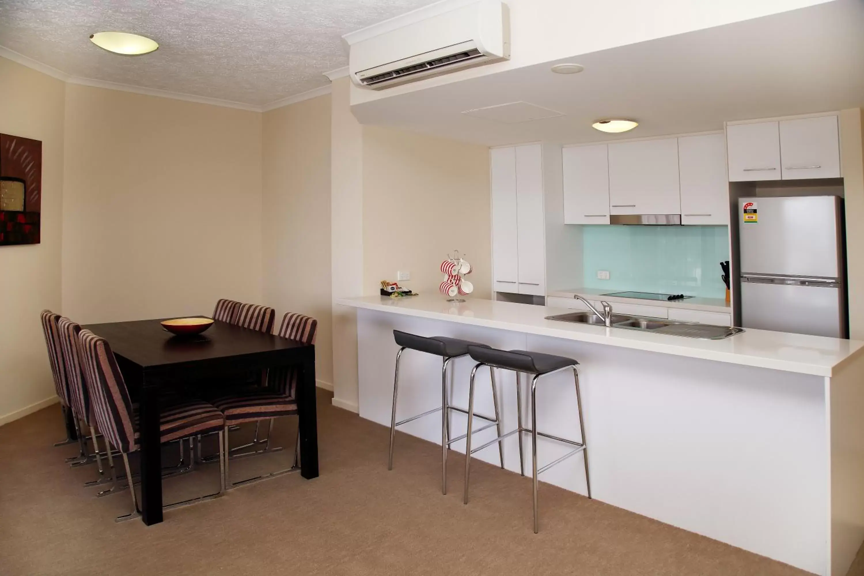 Kitchen or kitchenette, Kitchen/Kitchenette in Toowoomba Central Plaza Apartment Hotel