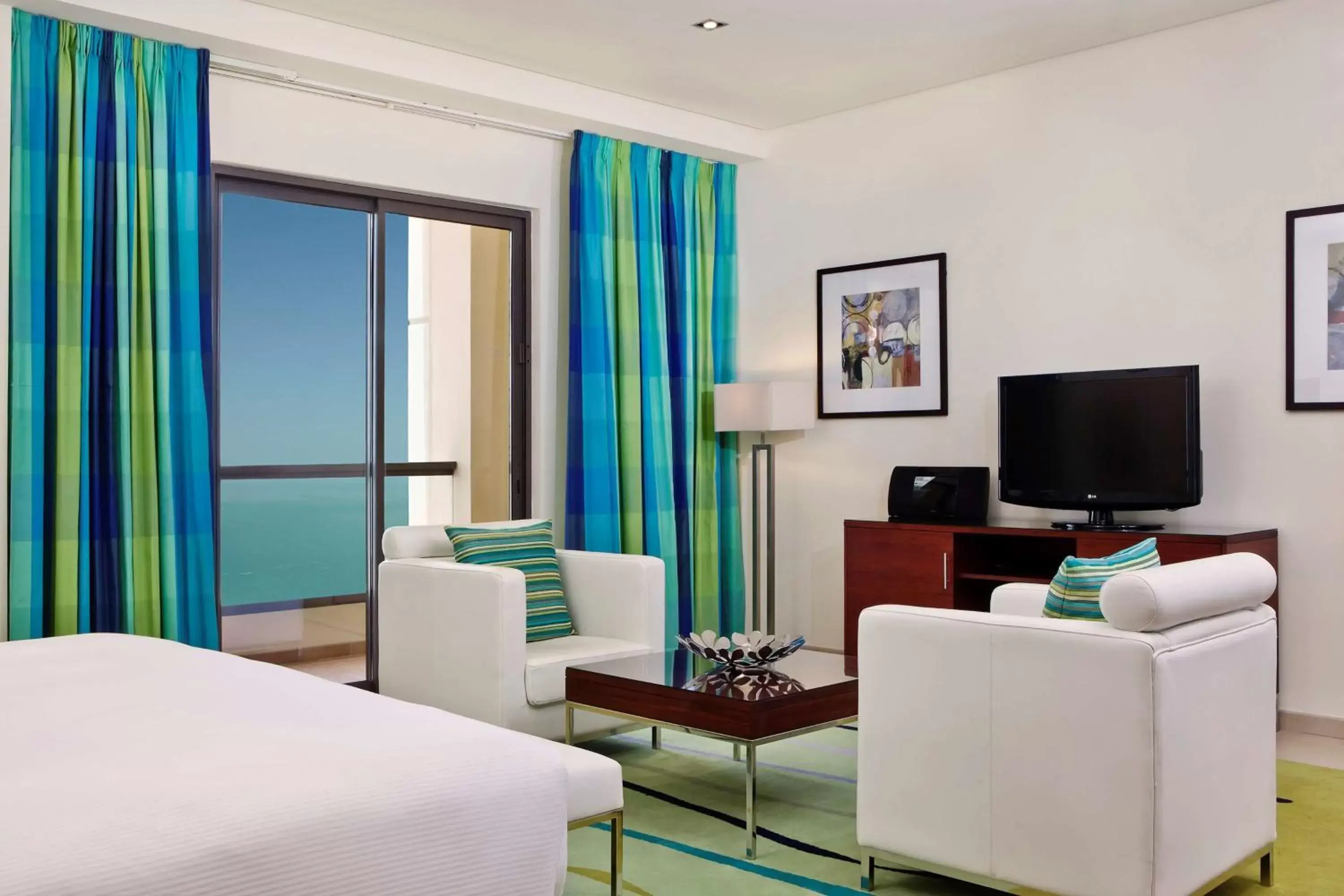 Bedroom, TV/Entertainment Center in Hilton Dubai The Walk