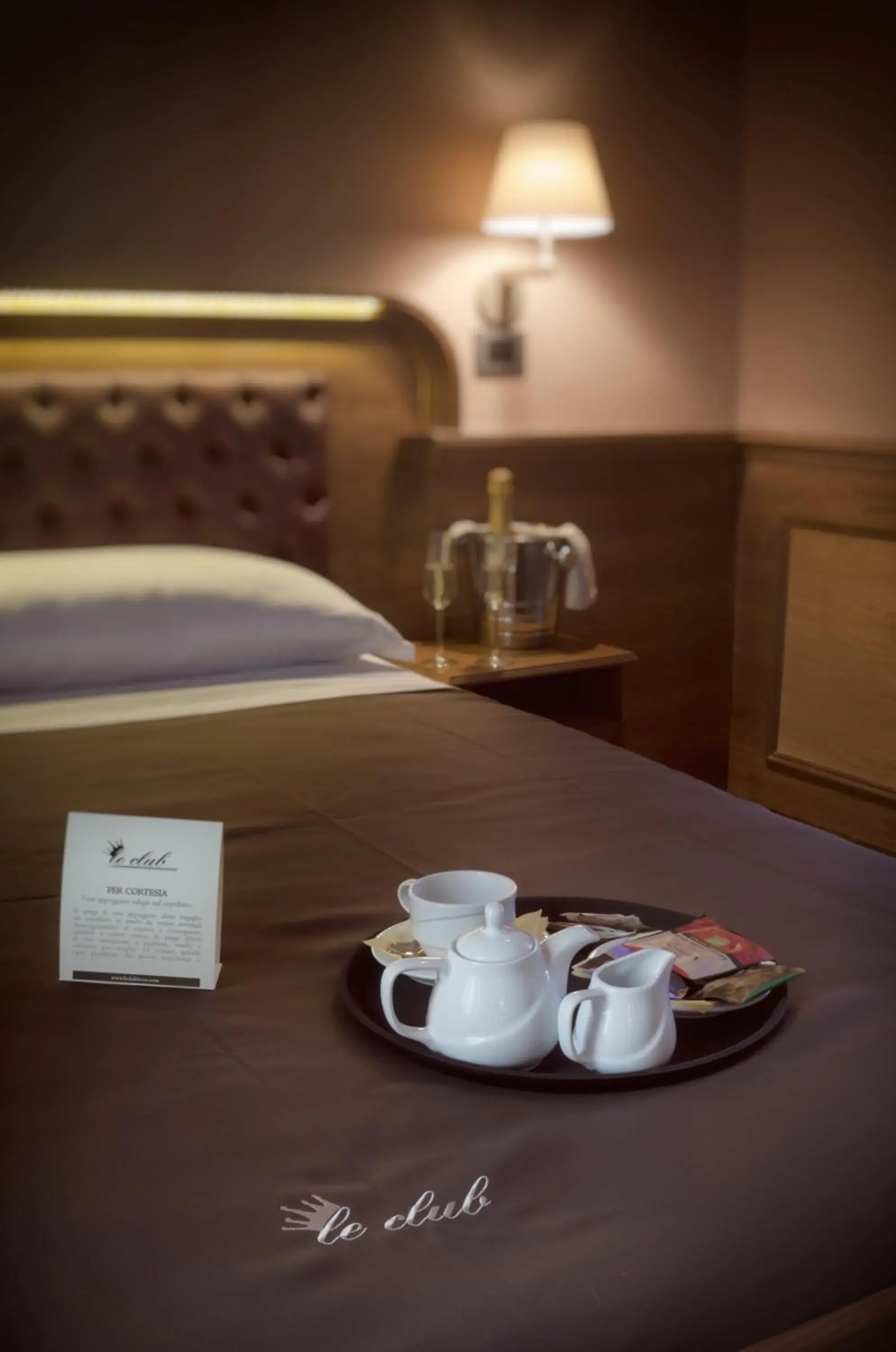 Coffee/tea facilities, Bed in Le Club Boutique Hotel