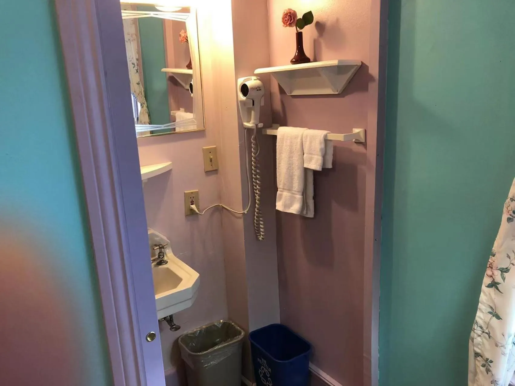 Shower in Braeside Country Inn