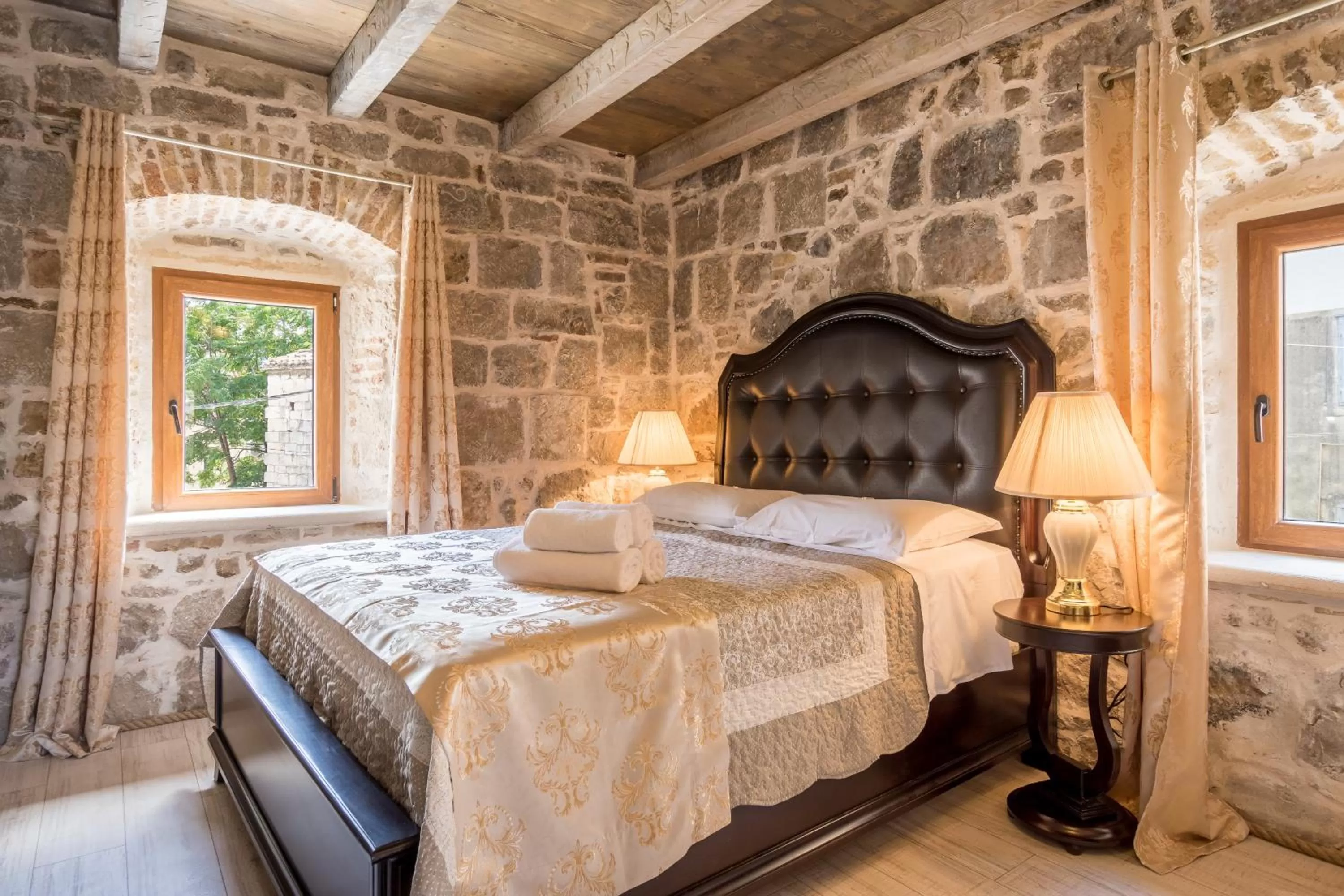 Bed in Heritage Palace Varos - MAG Quaint & Elegant Boutique Hotels