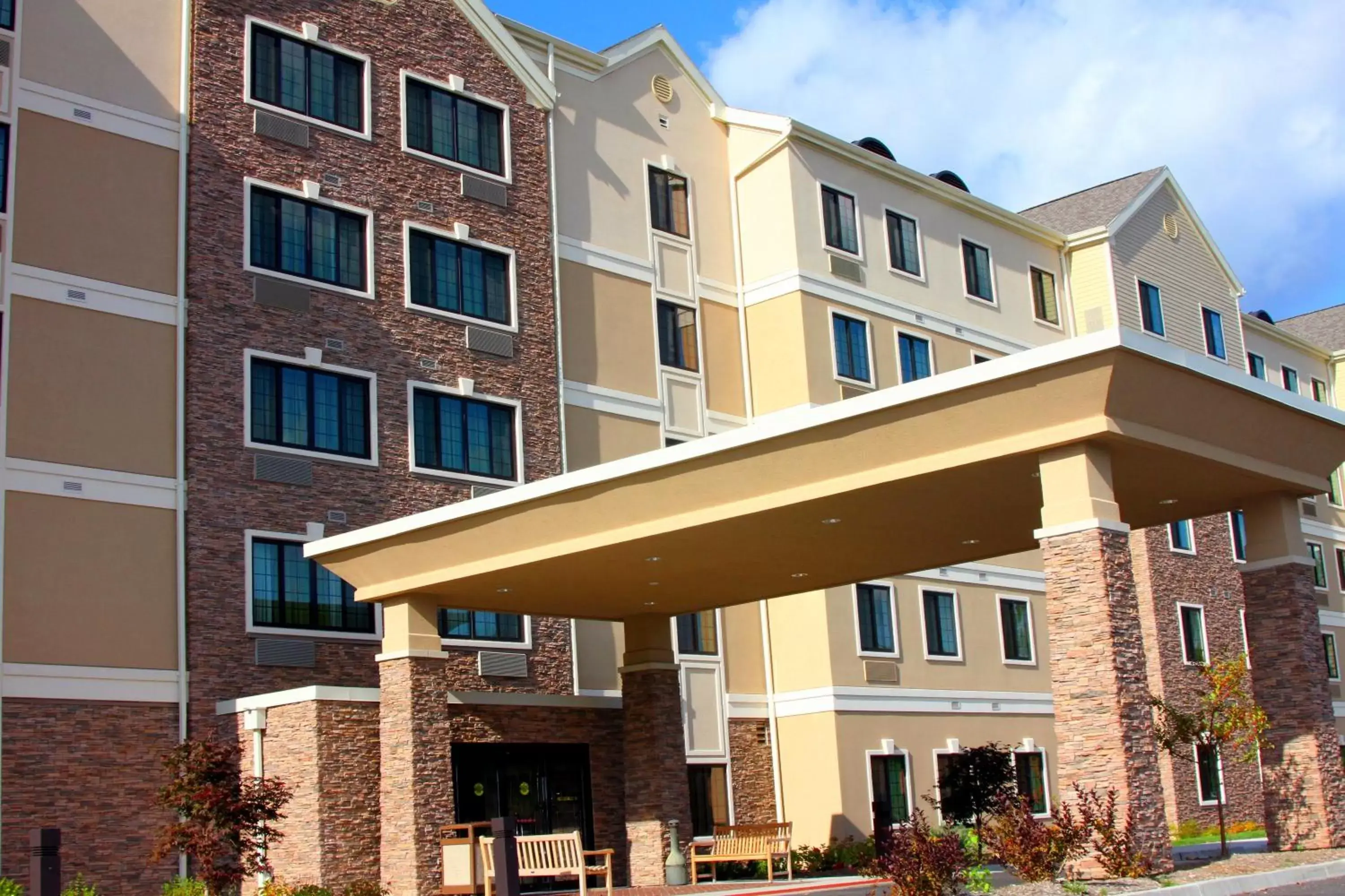 Property Building in Staybridge Suites Syracuse Liverpool, an IHG Hotel