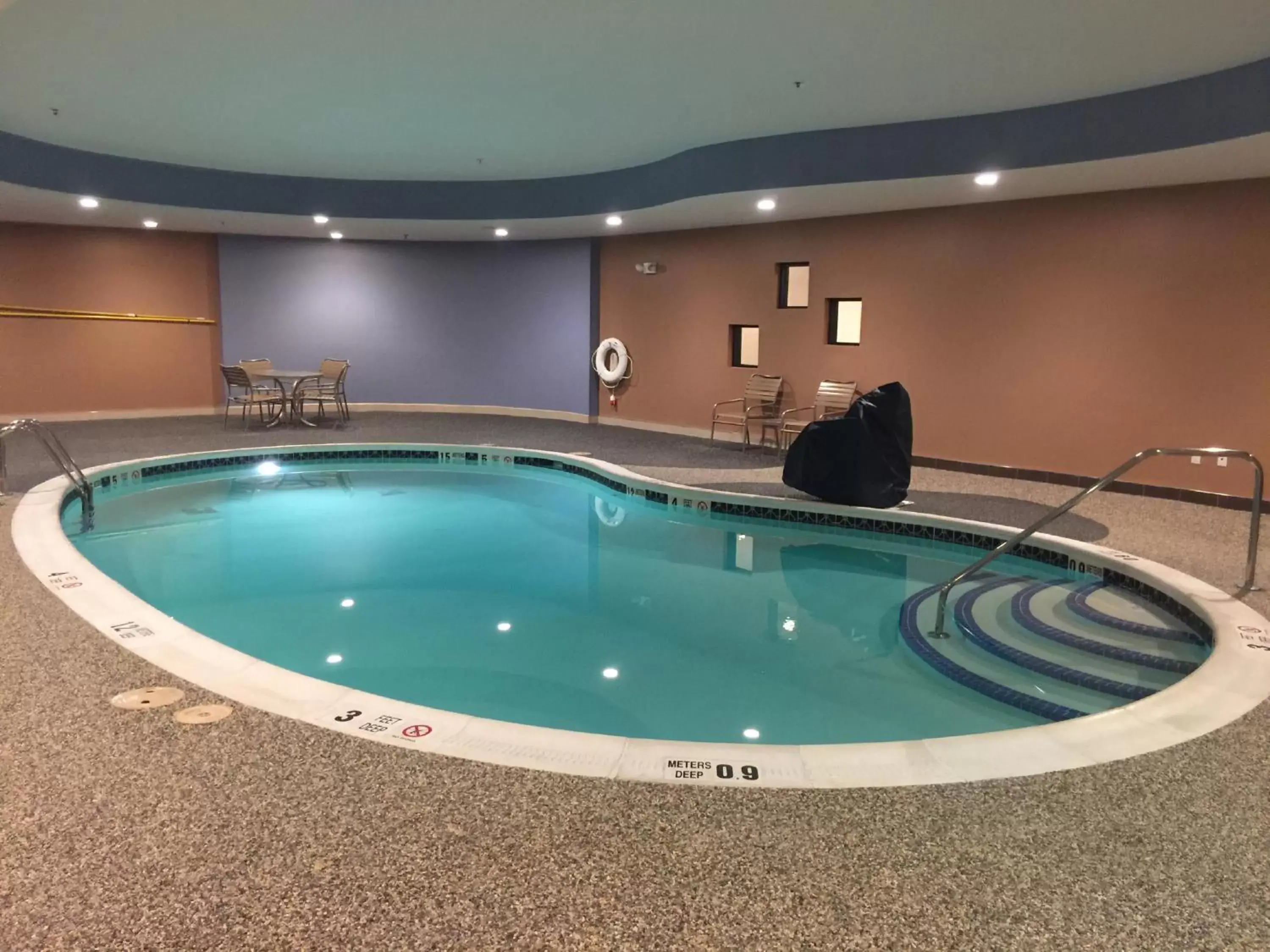 Swimming Pool in Holiday Inn Express and Suites - Bradford, an IHG Hotel