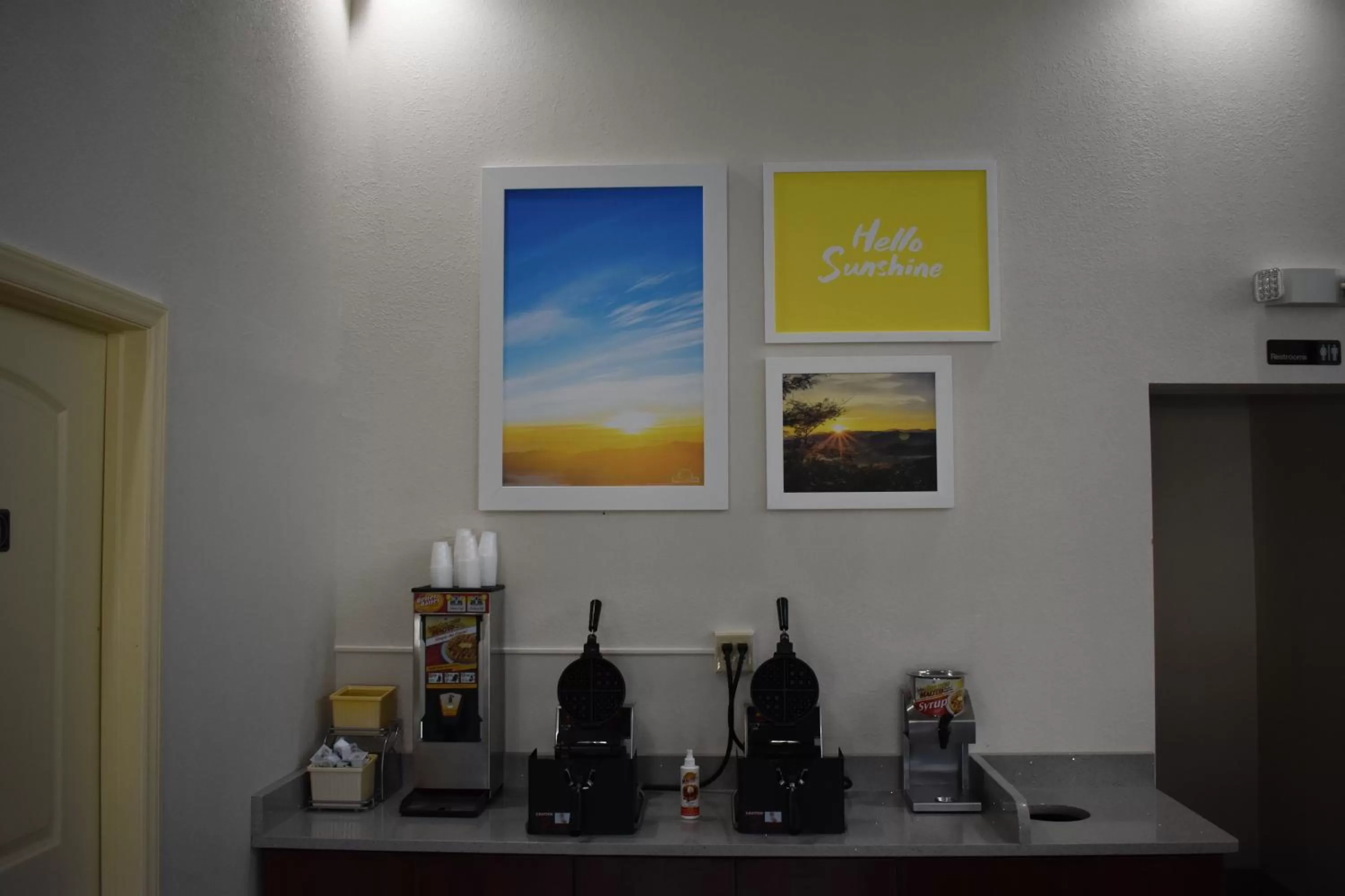 Continental breakfast in Days Inn by Wyndham Kodak/Sevierville Intrstate SmokeyMntns