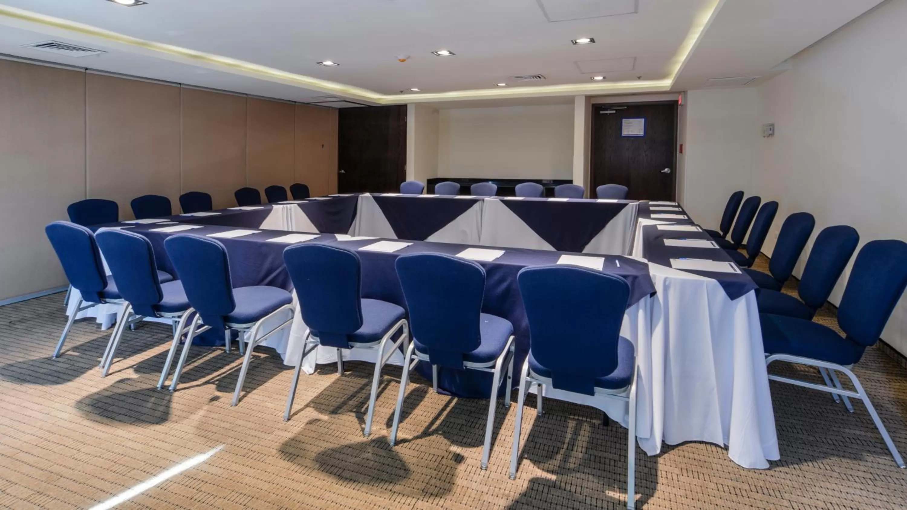 Meeting/conference room in Holiday Inn Express Culiacan by IHG