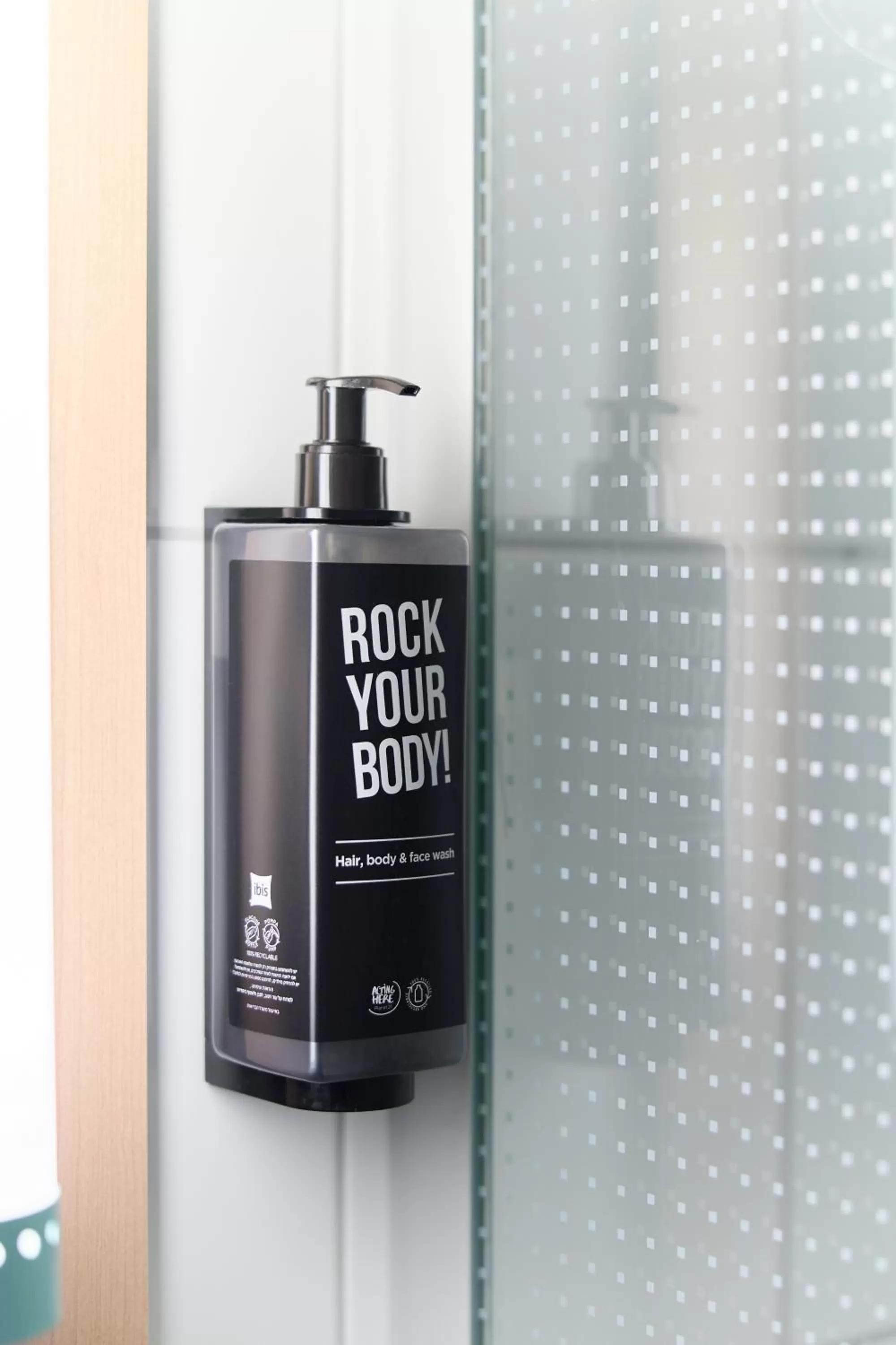 Shower in ibis Baar Zug