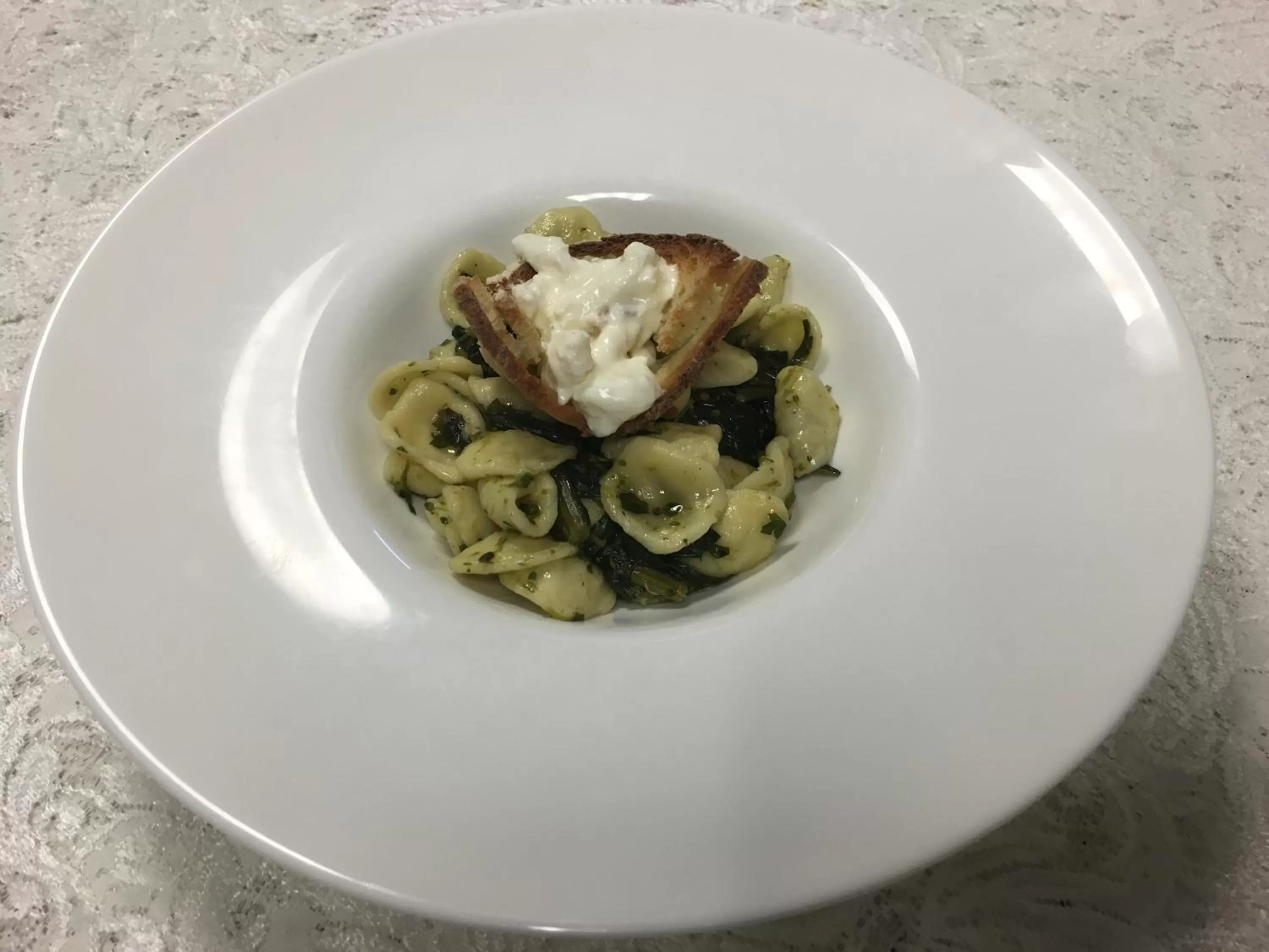 Restaurant/places to eat in Hotel Holiday