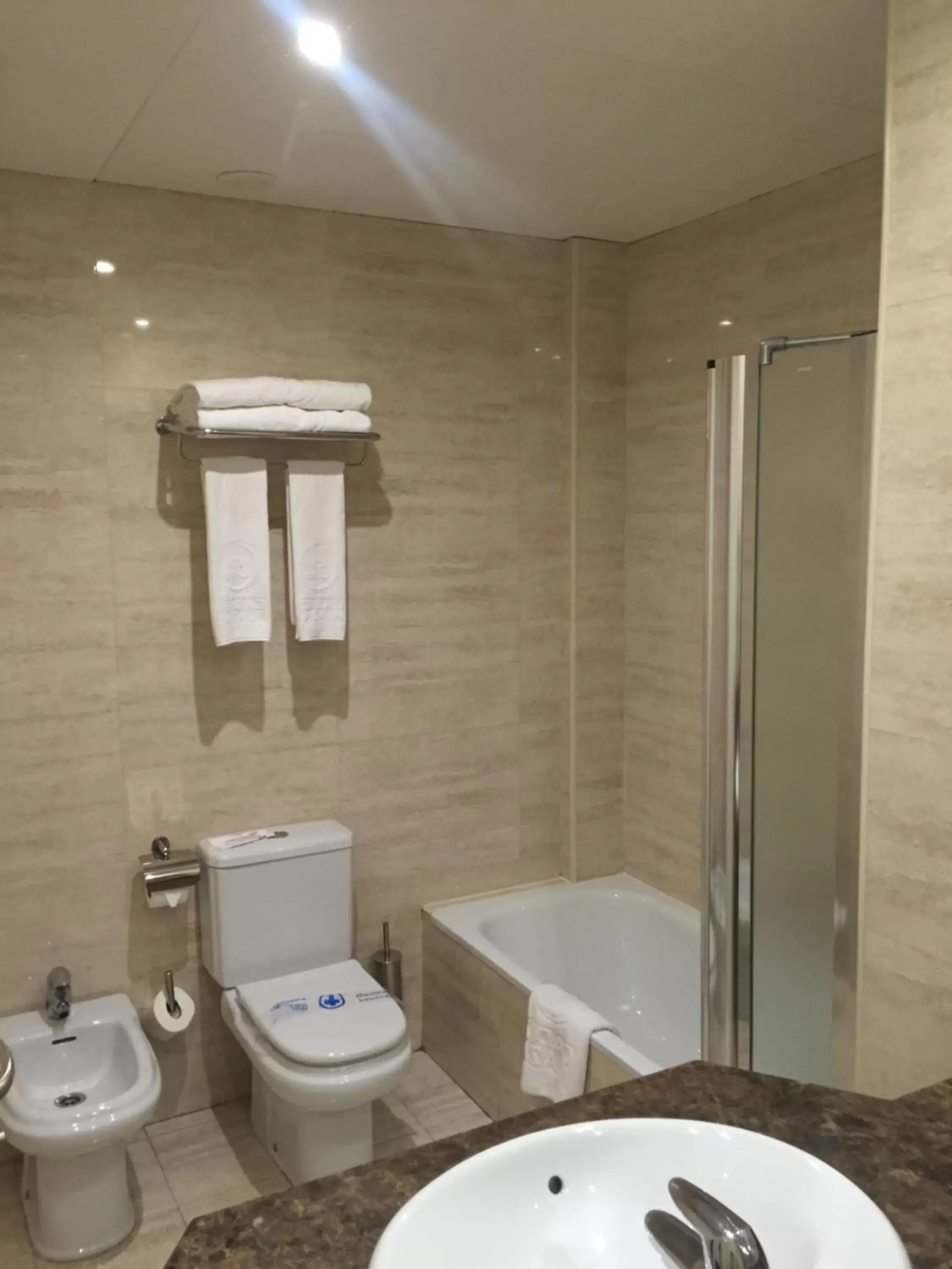 Bathroom in Hotel Spa Cádiz Plaza
