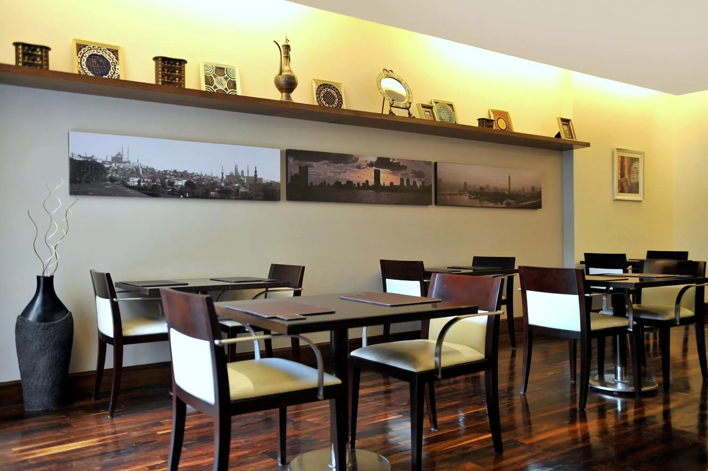 Restaurant/Places to Eat in Staybridge Suites & Apartments - Citystars, an IHG Hotel