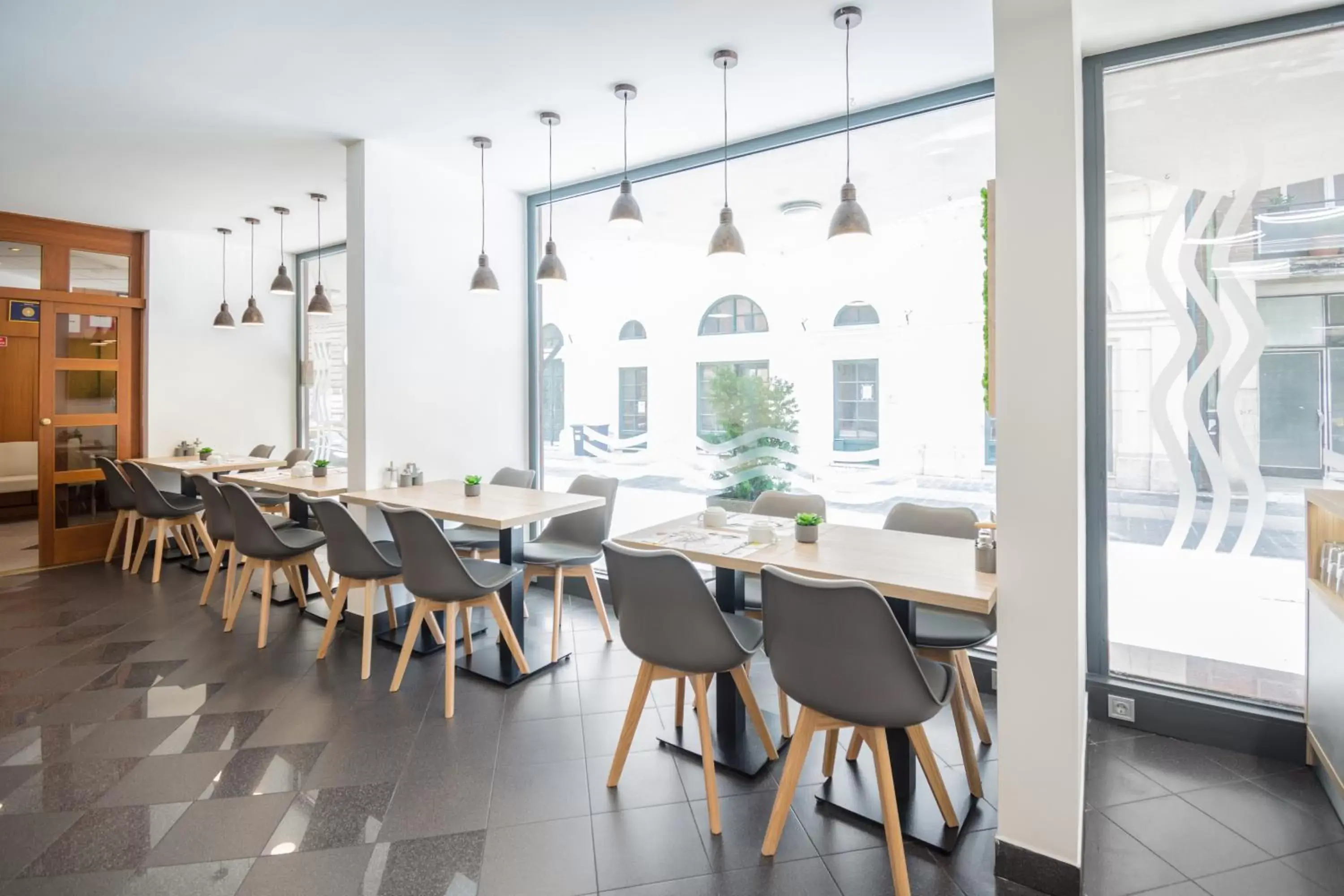 Restaurant/places to eat in Hotel Orion Restaurant/places to eat in Hotel Orion