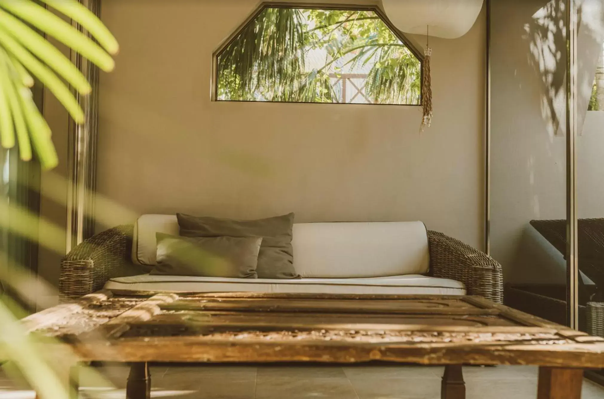 Seating area, Bed in Jashita Hotel