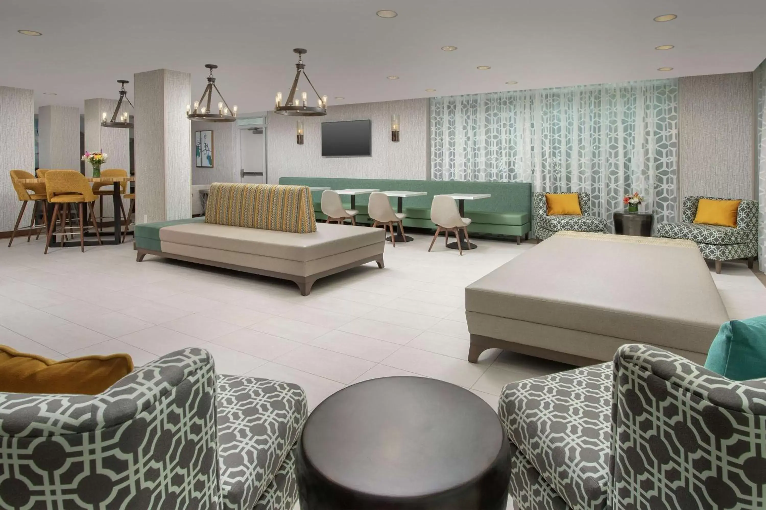 Lobby or reception, Seating Area in Hilton Garden Inn Miami Brickell South