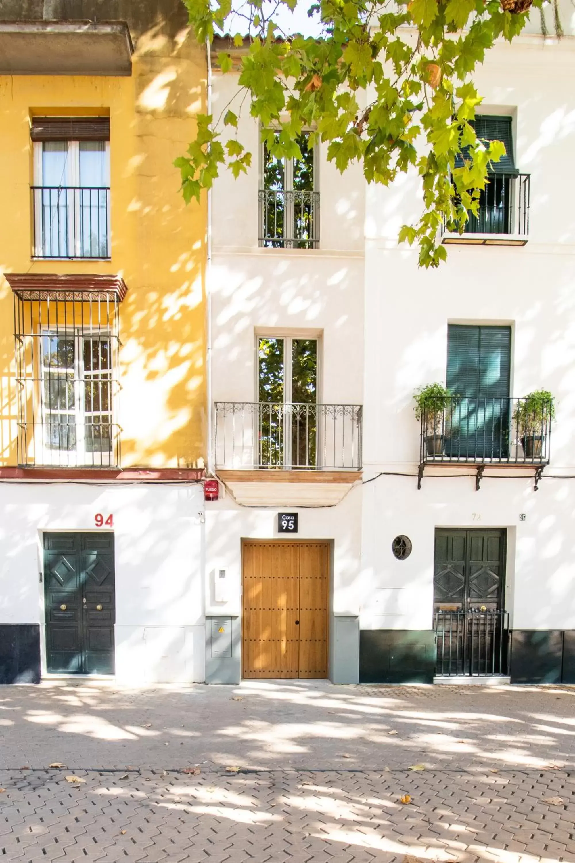 Facade/entrance, Property Building in Casa 95 Sevilla