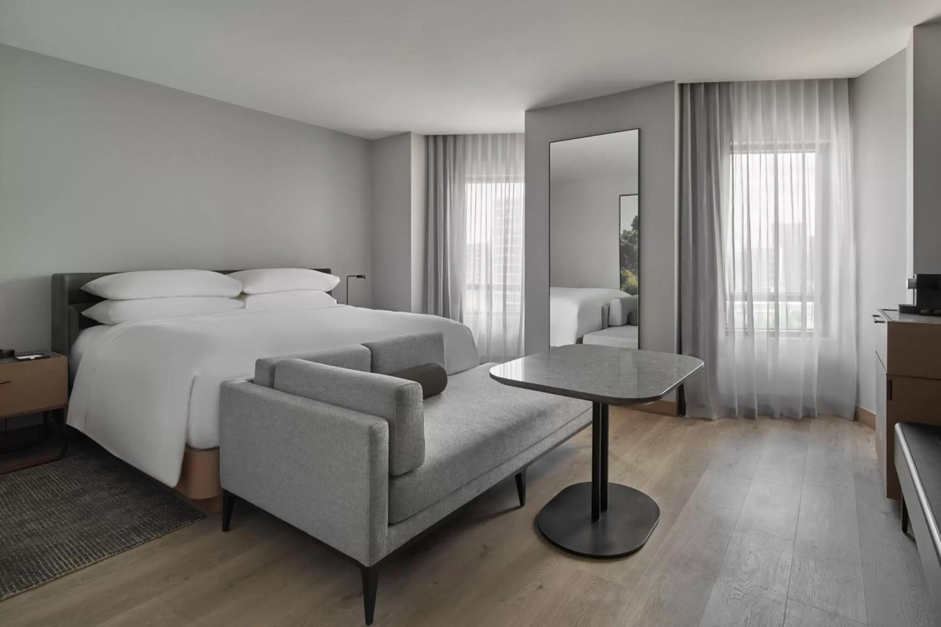 Premium King Room in Courtyard by Marriott Melbourne Flagstaff Gardens Premium King Room in Courtyard by Marriott Melbourne Flagstaff Gardens