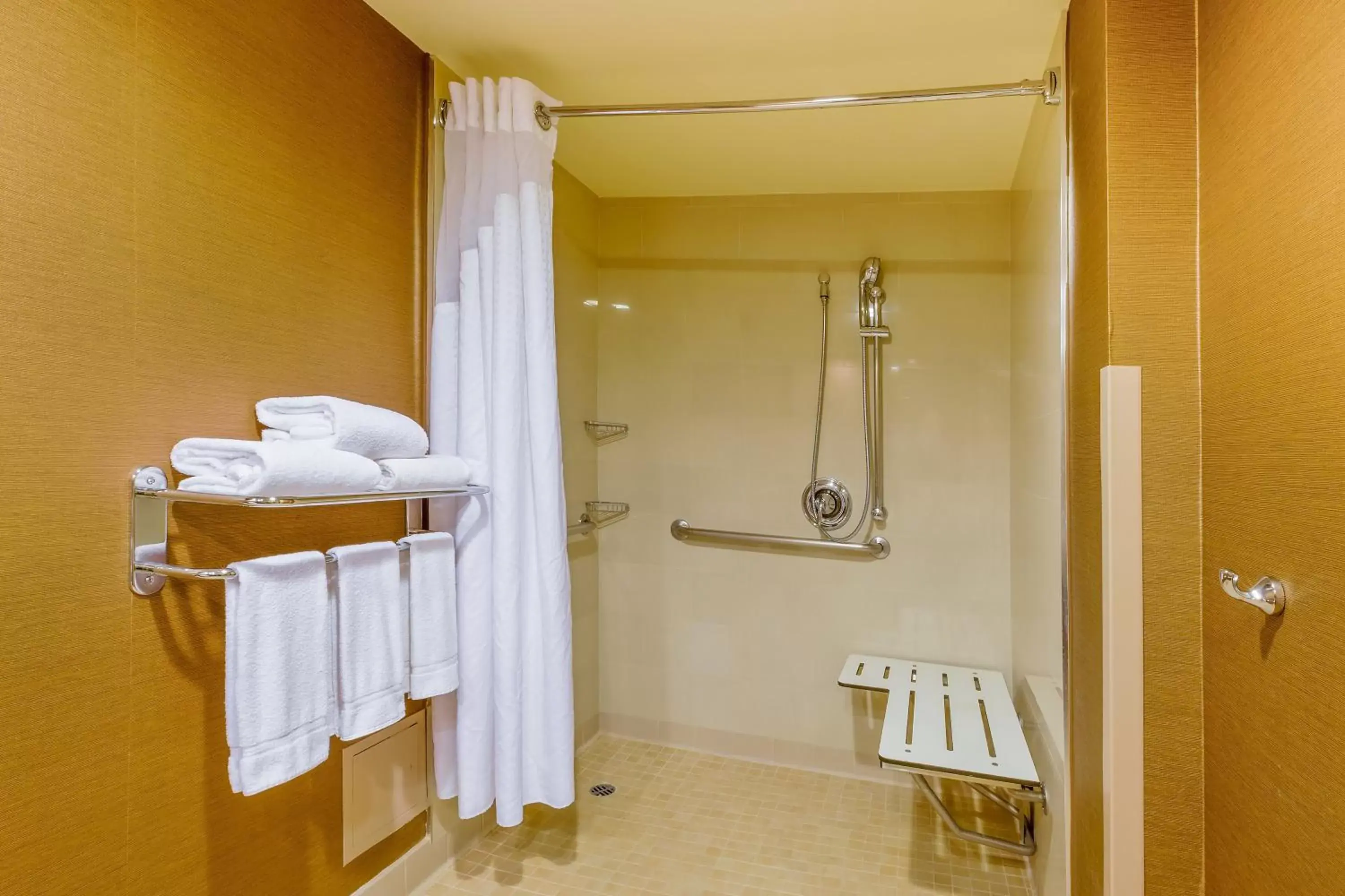 Photo of the whole room, Bathroom in Holiday Inn Los Angeles Gateway-Torrance, an IHG Hotel