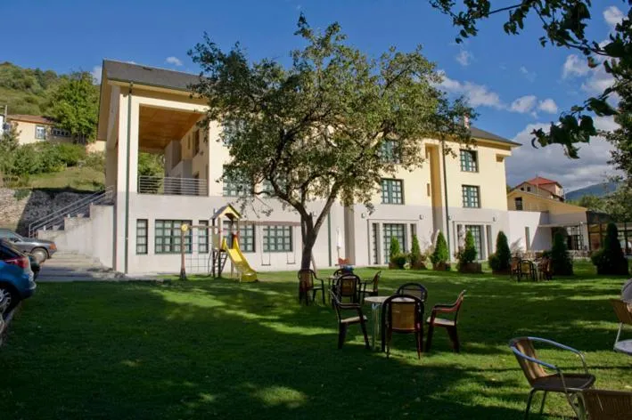 Property building in Hotel Restaurante La Casilla