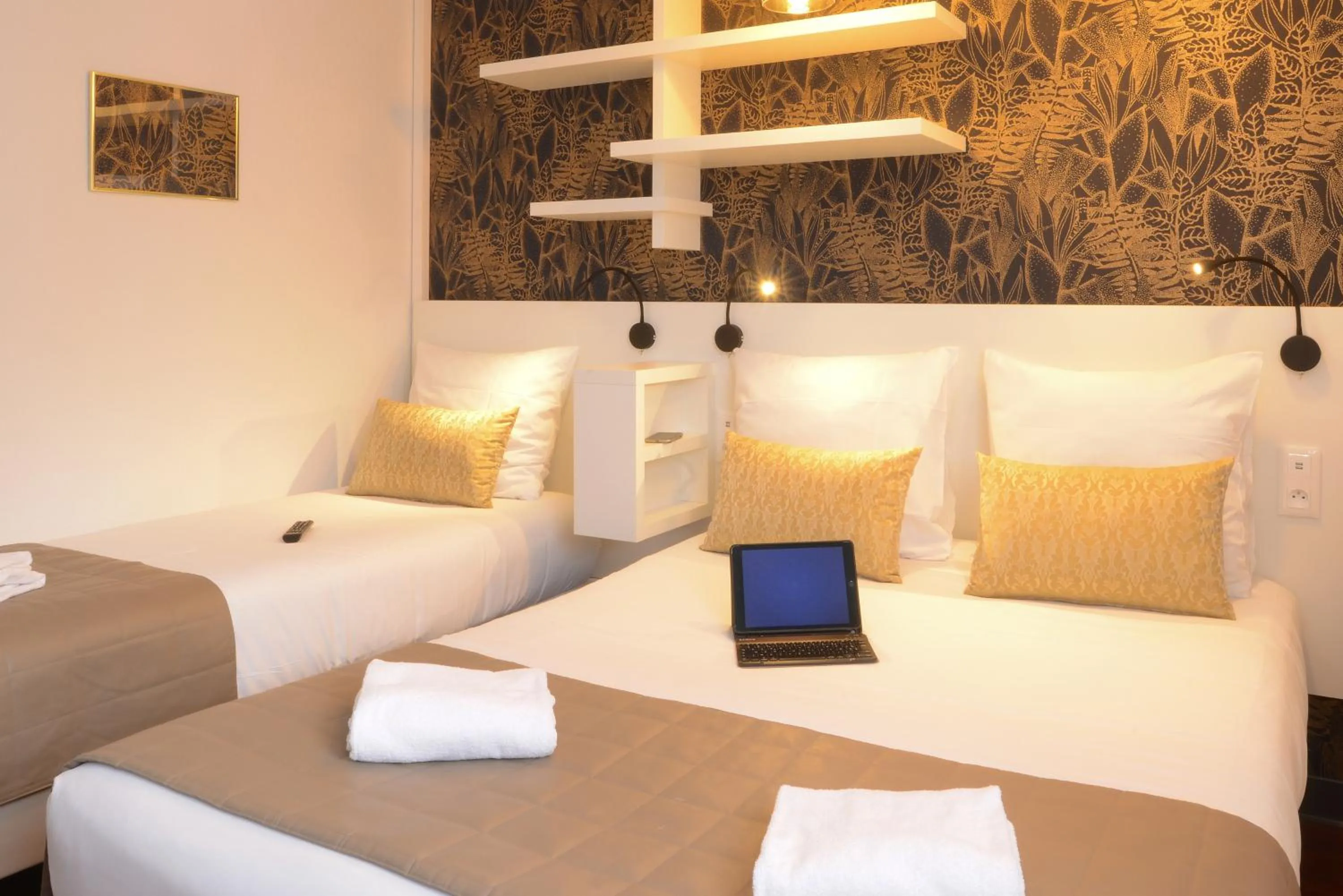 Bed in Hotel Arc-En-Ciel Colmar Contact Hotel