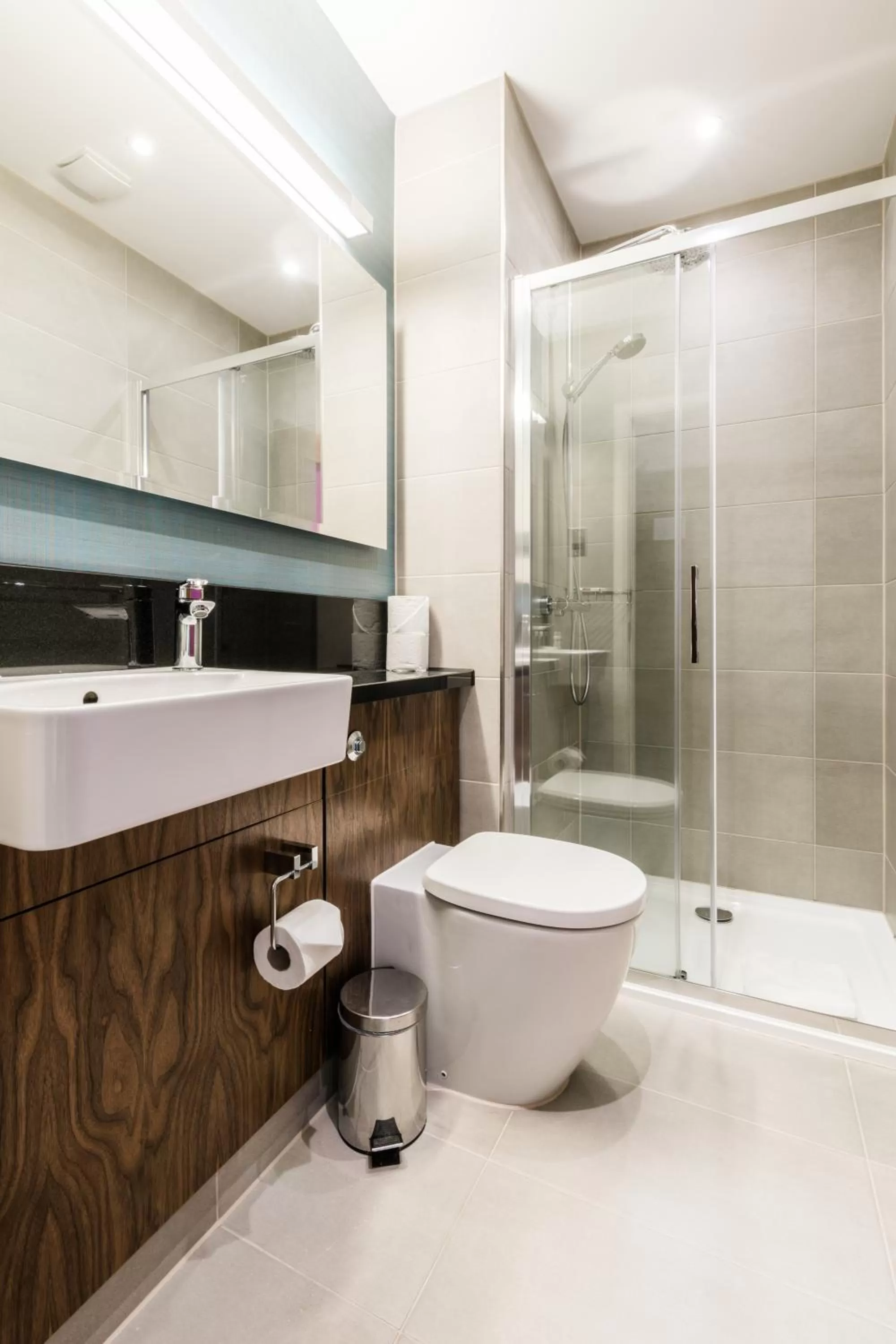 Shower in The Place Hotel