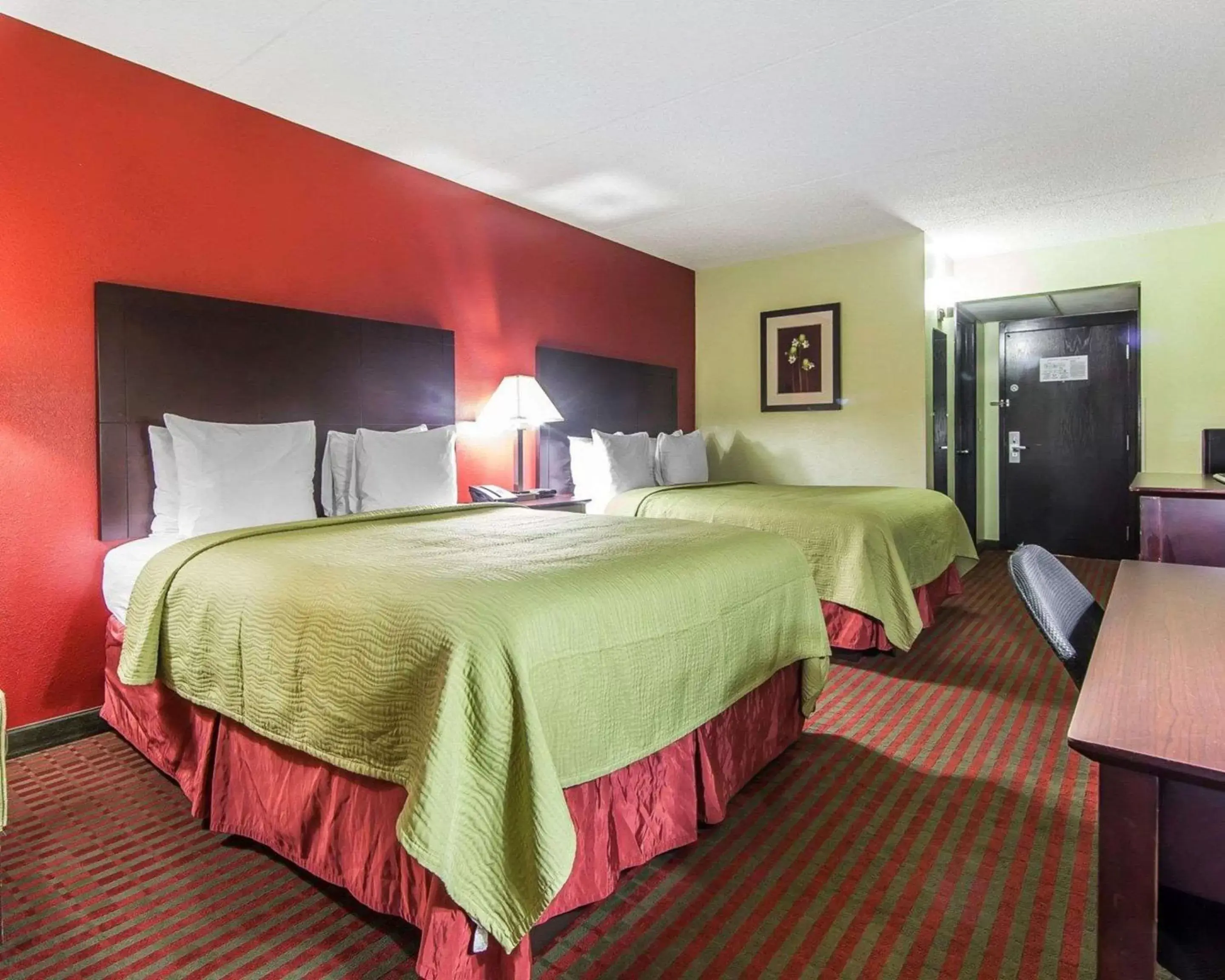 Photo of the whole room, Bed in Quality Inn West - Sweetwater