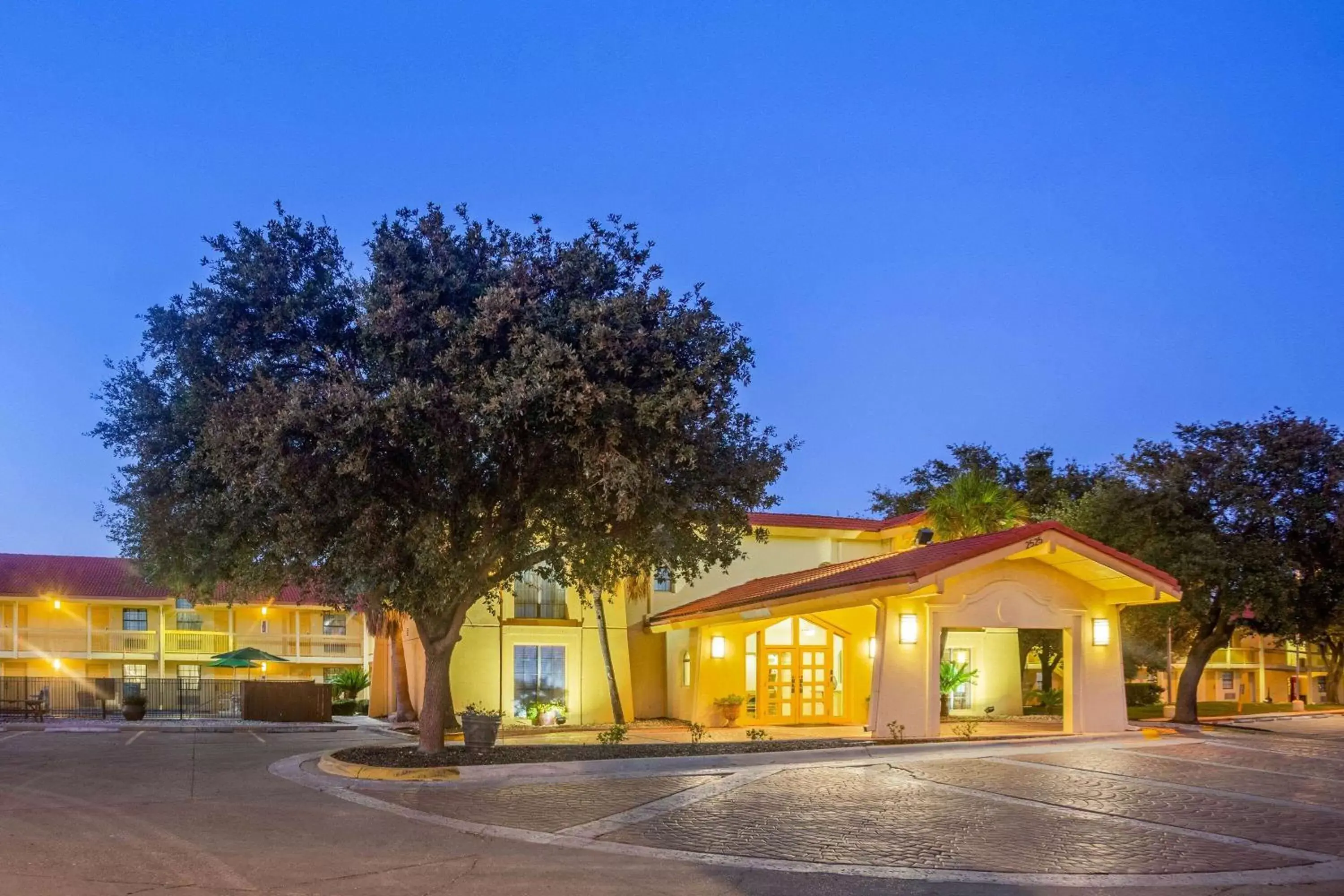 Property Building in La Quinta Inn by Wyndham Eagle Pass