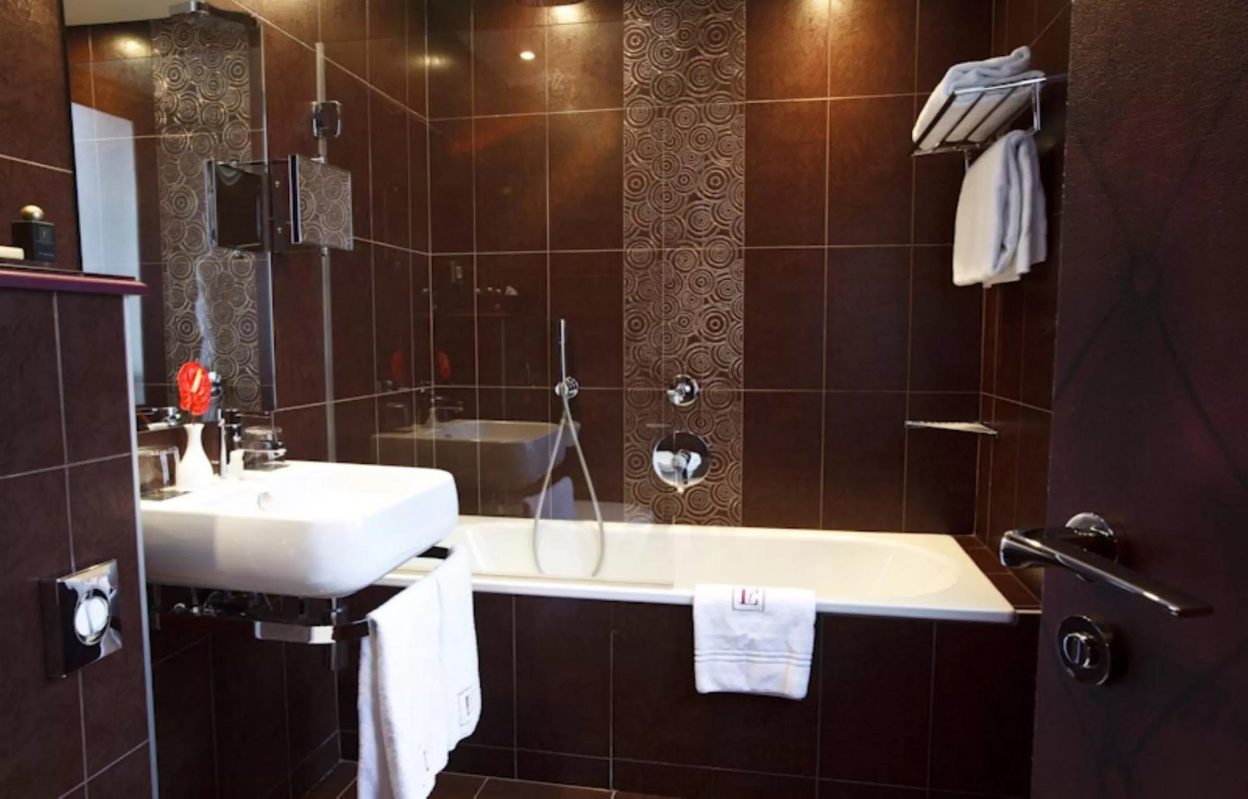 Bathroom in Edouard 7 Paris Opéra