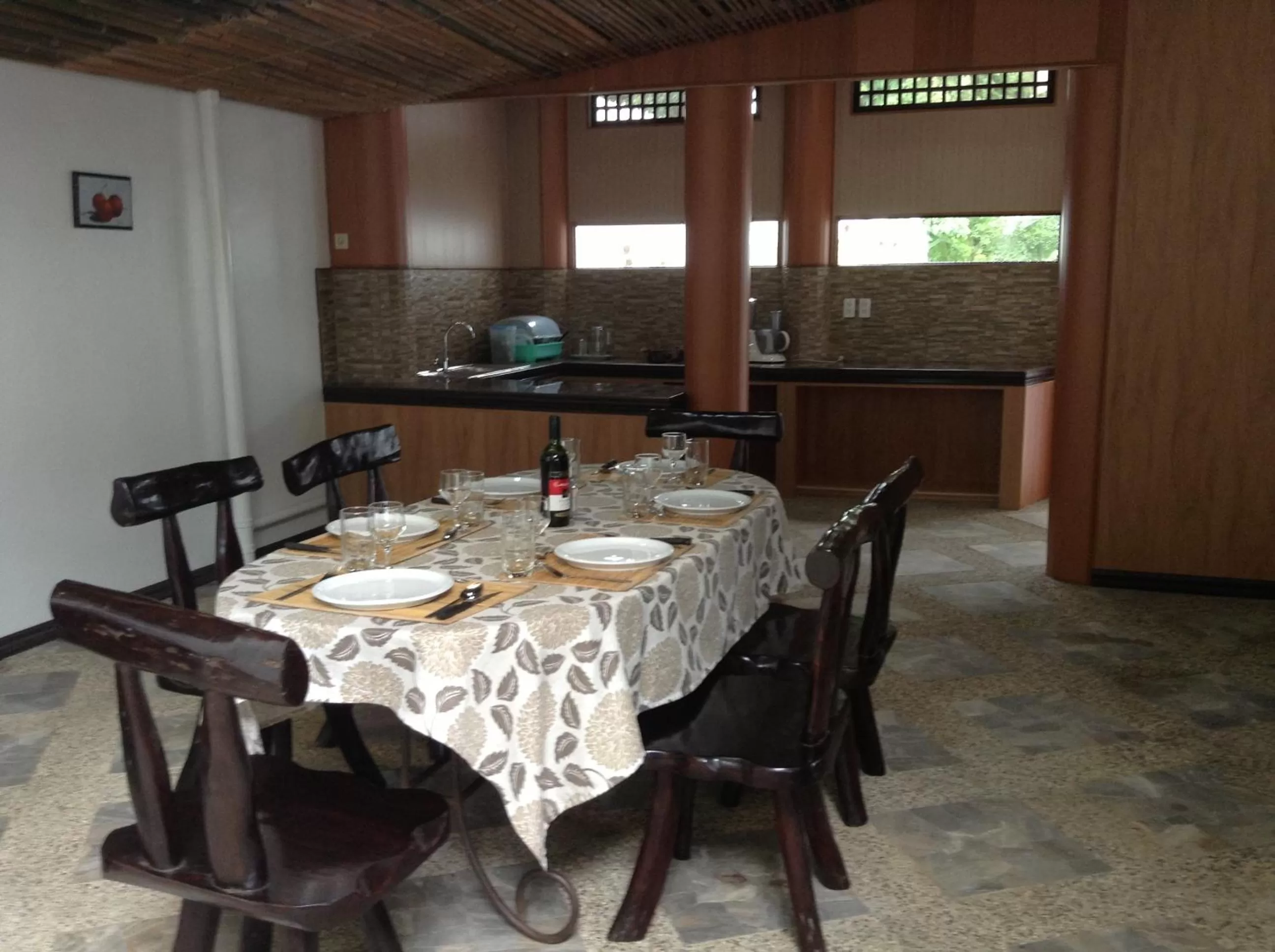 Restaurant/places to eat in Balay Tuko Garden Inn