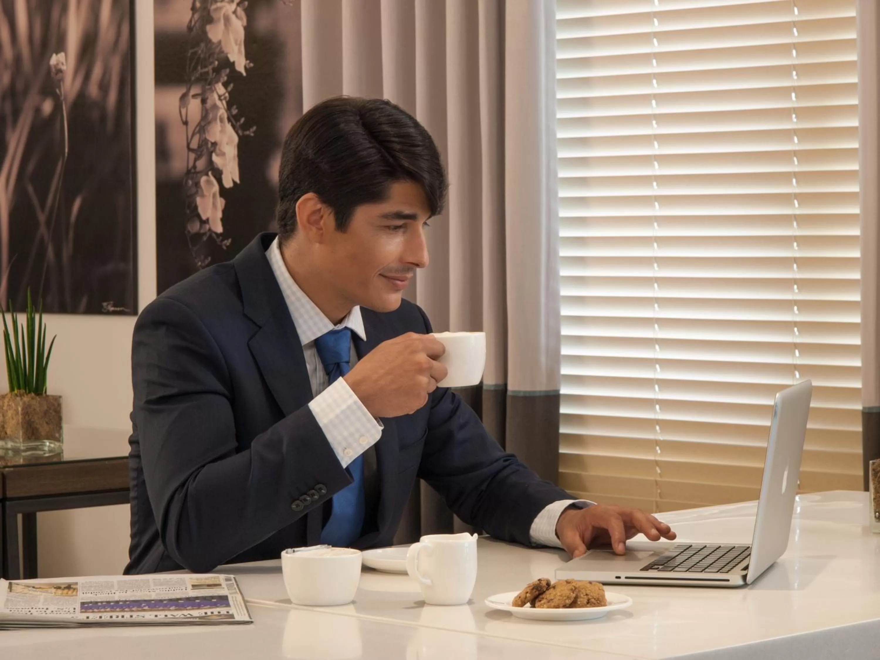 People in Seda Bonifacio Global City