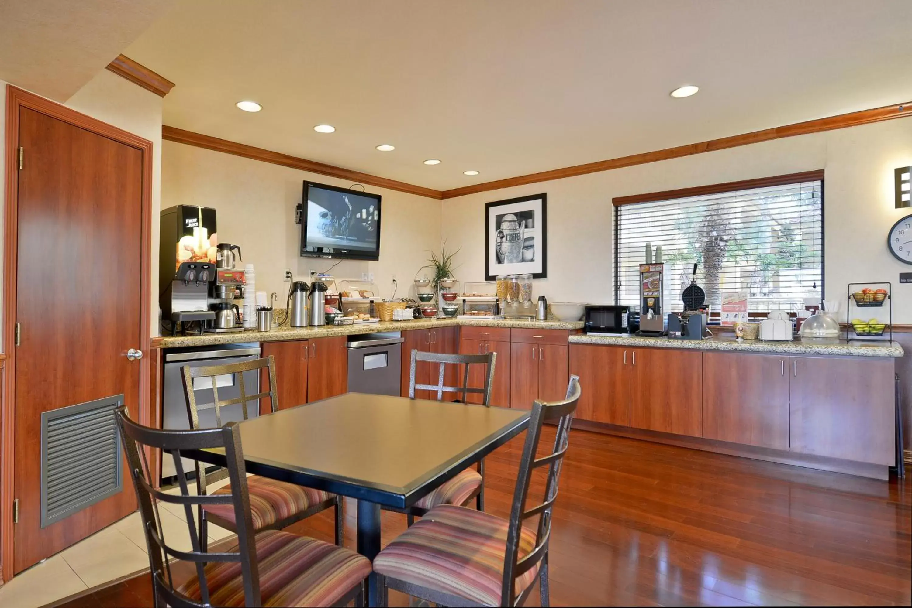 Restaurant/places to eat in Super 8 by Wyndham Corpus Christi Northwest Restaurant/places to eat in Super 8 by Wyndham Corpus Christi Northwest