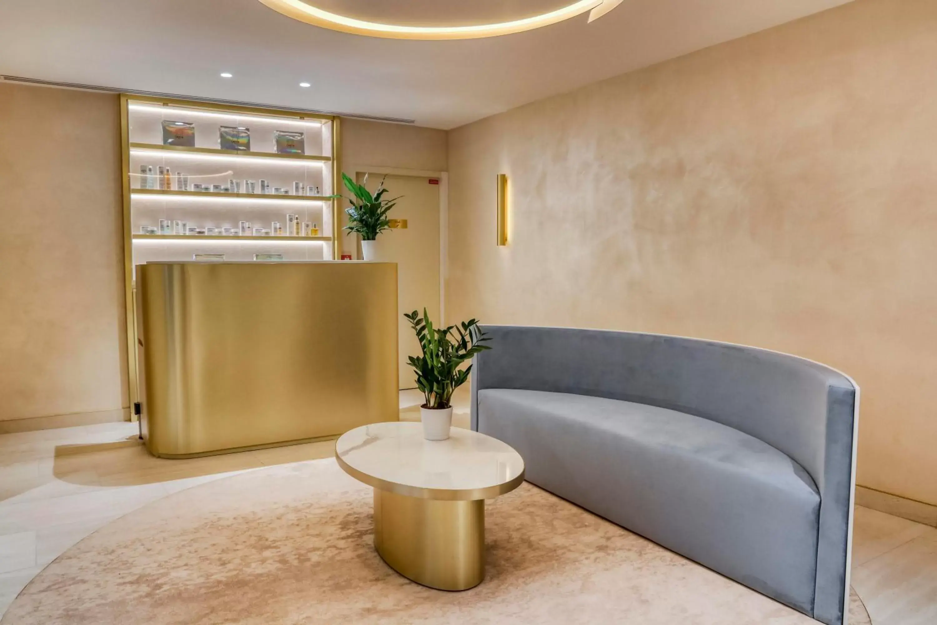Massage, Lobby/Reception in Maison Albar Hotels - Le Vendome