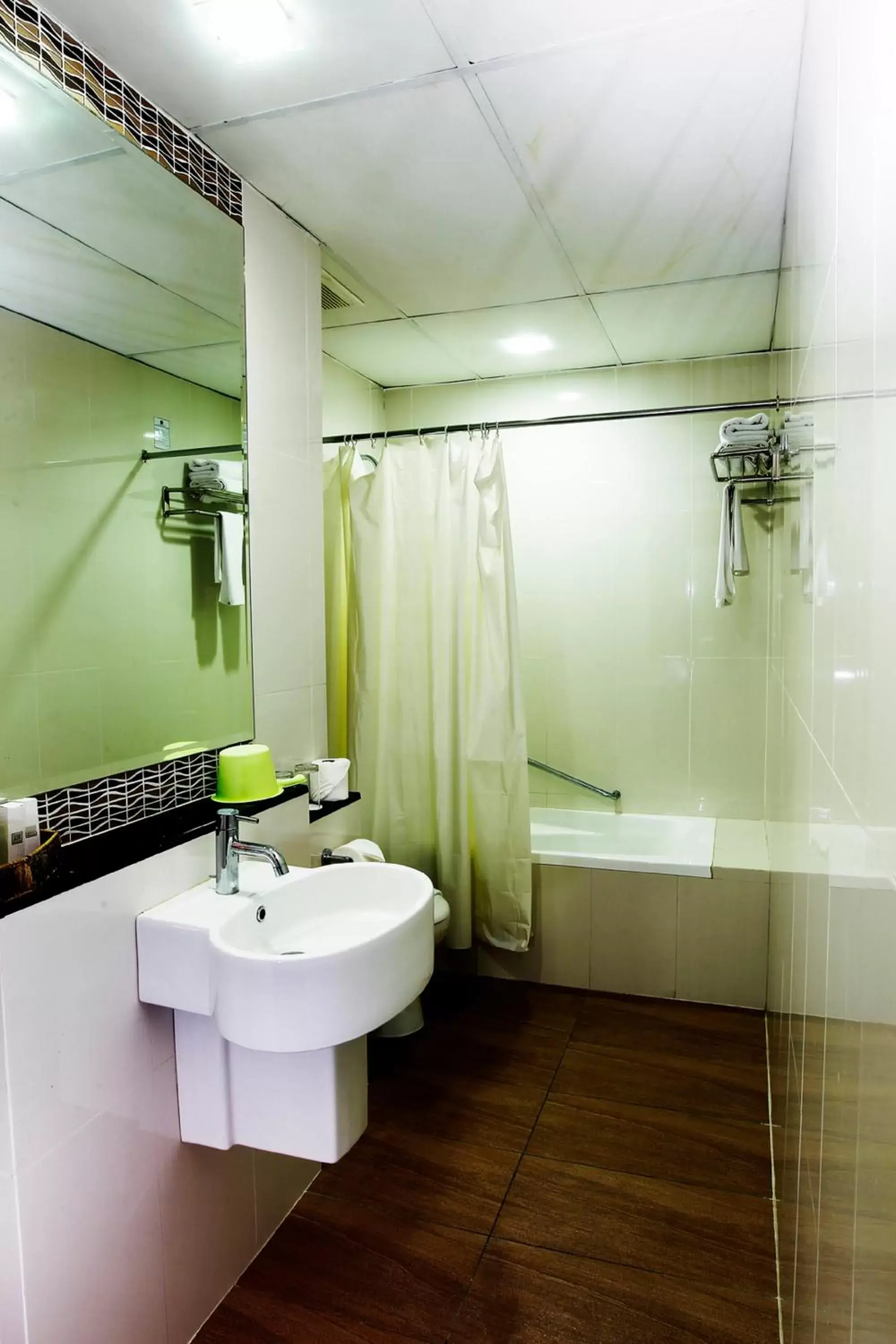 Bathroom in Kinabalu Daya Hotel